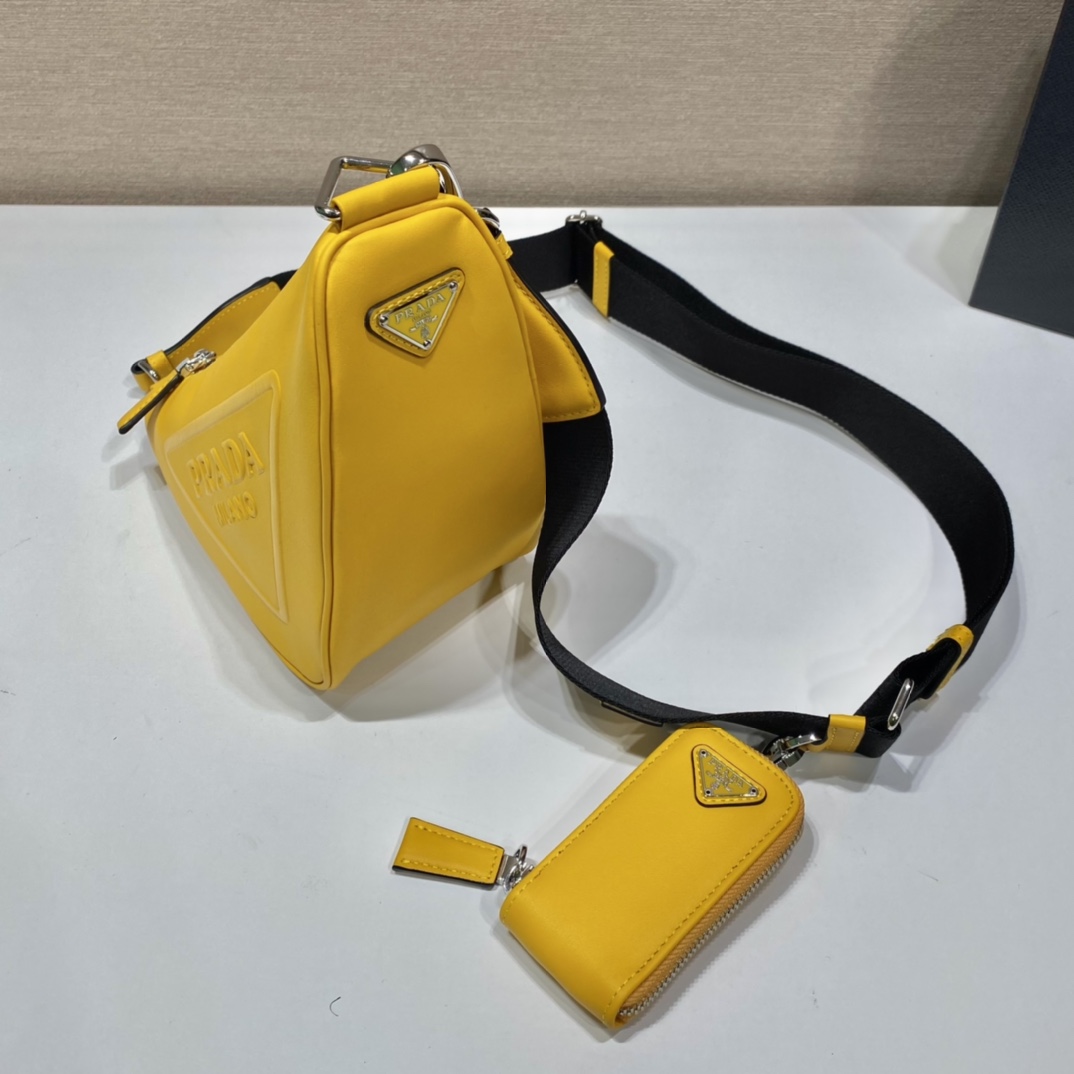 プラダ トライアングル レザー クロスボディバッグ 3WAY イエロー 詳細画像 3