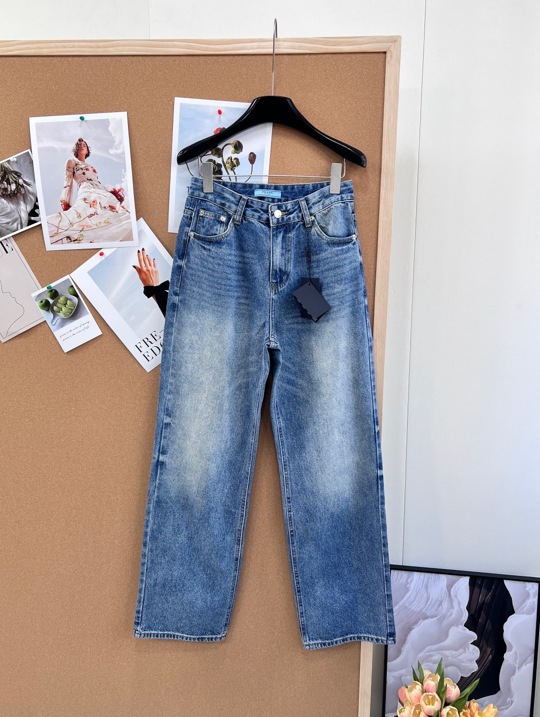プラダ トライアングルロゴ ストレートデニムパンツ ライトブルー P065260 詳細画像 1