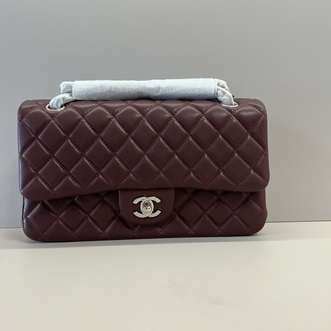 シャネル クラシックフラップ CF 25cm ダイヤキルト ラムスキン チェーンショルダーバッグ ワインレッド シルバー金具 詳細画像 1