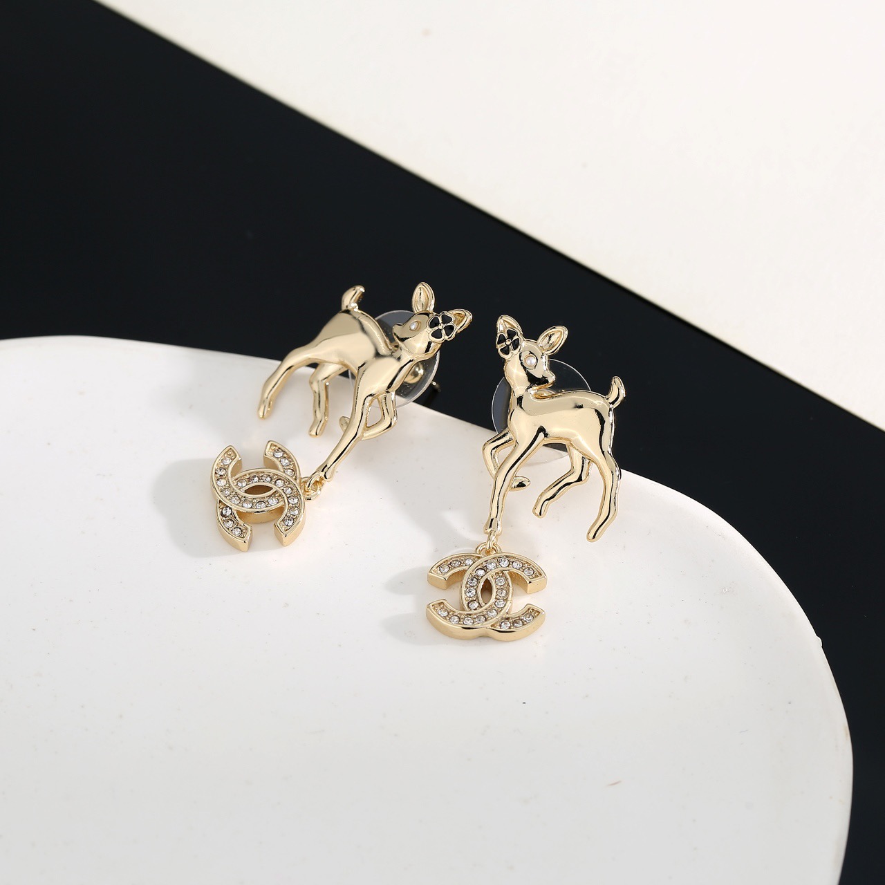 シャネル 小鹿モチーフ ピアス ゴールド 詳細画像 1