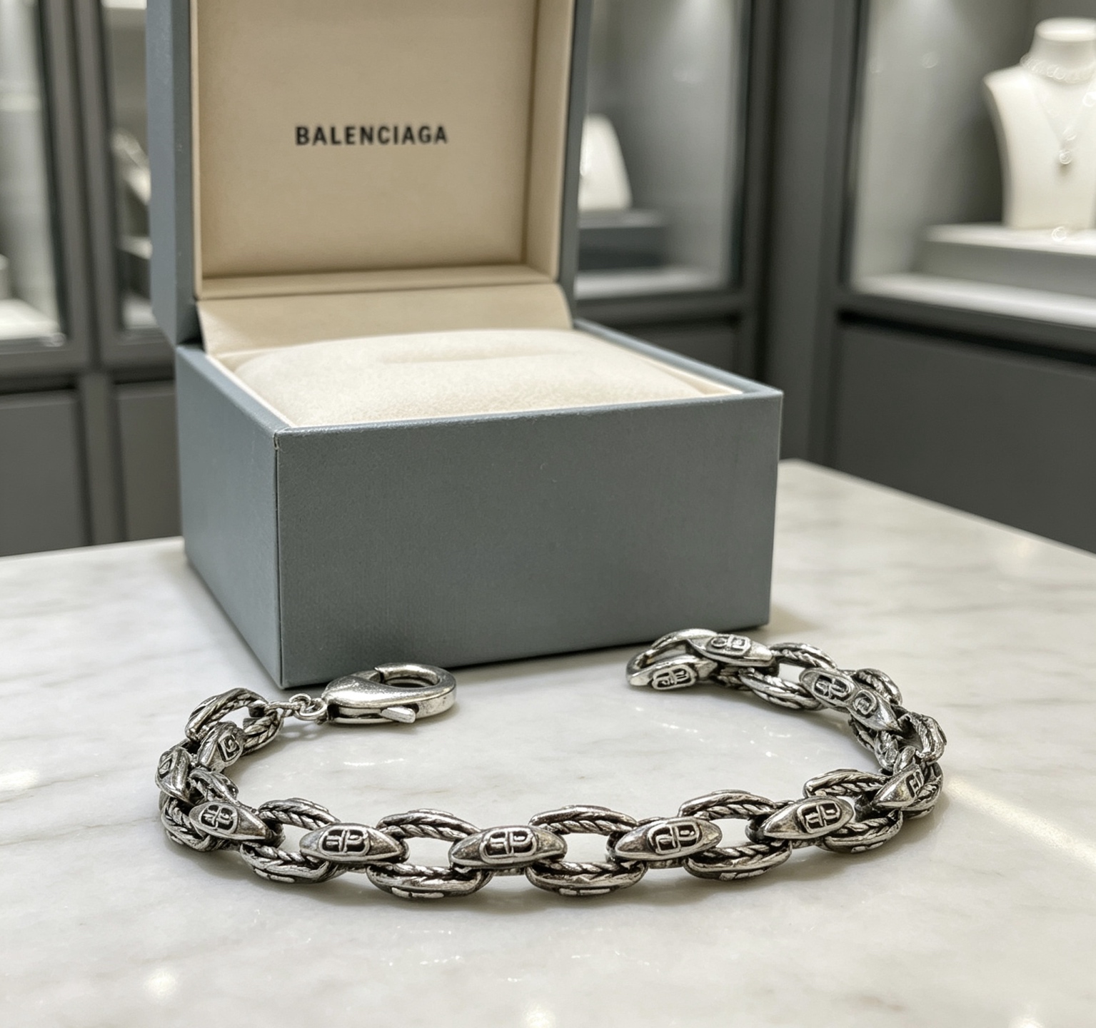 バレンシアガ ツイストロープリンク チェーンブレスレット アンティークシルバー 詳細画像 1