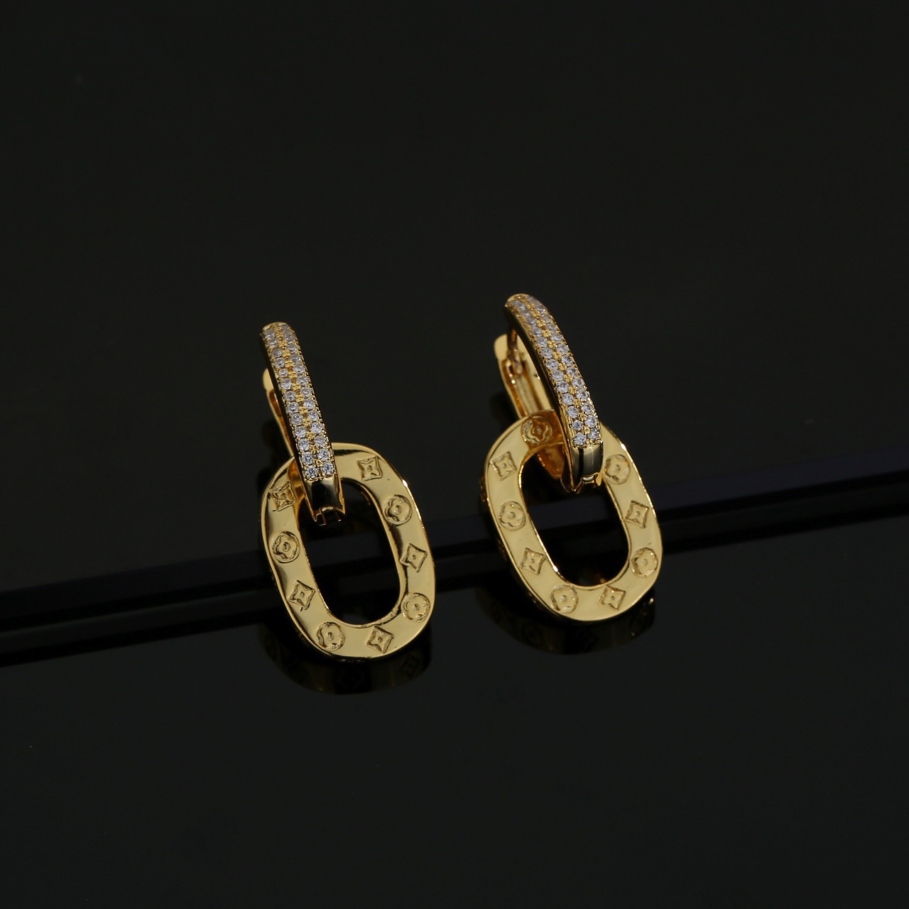 ルイ・ヴィトン Twig モノグラム オーバル ドロップ ピアス ゴールド 詳細画像 2