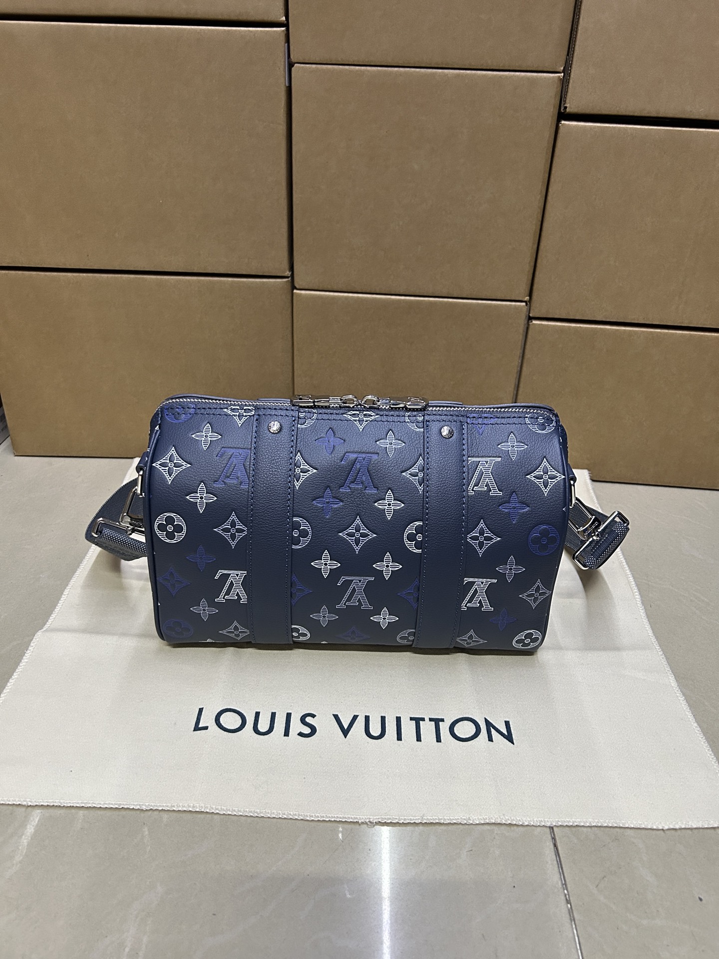 ルイ・ヴィトン City Keepall ハンドバッグ ブルー 詳細画像 2