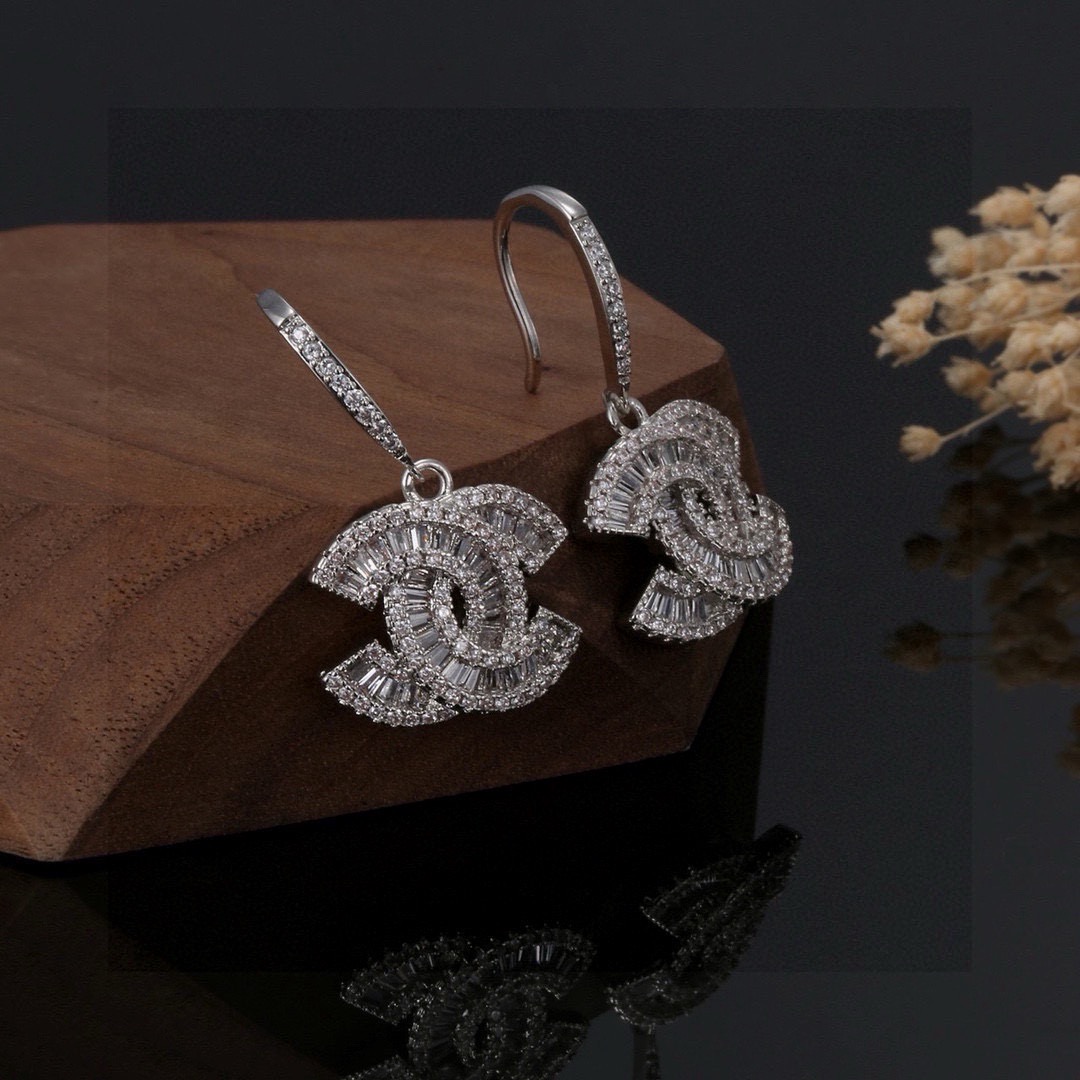 シャネル クラシックロゴ ドロップピアス シルバー 詳細画像 2