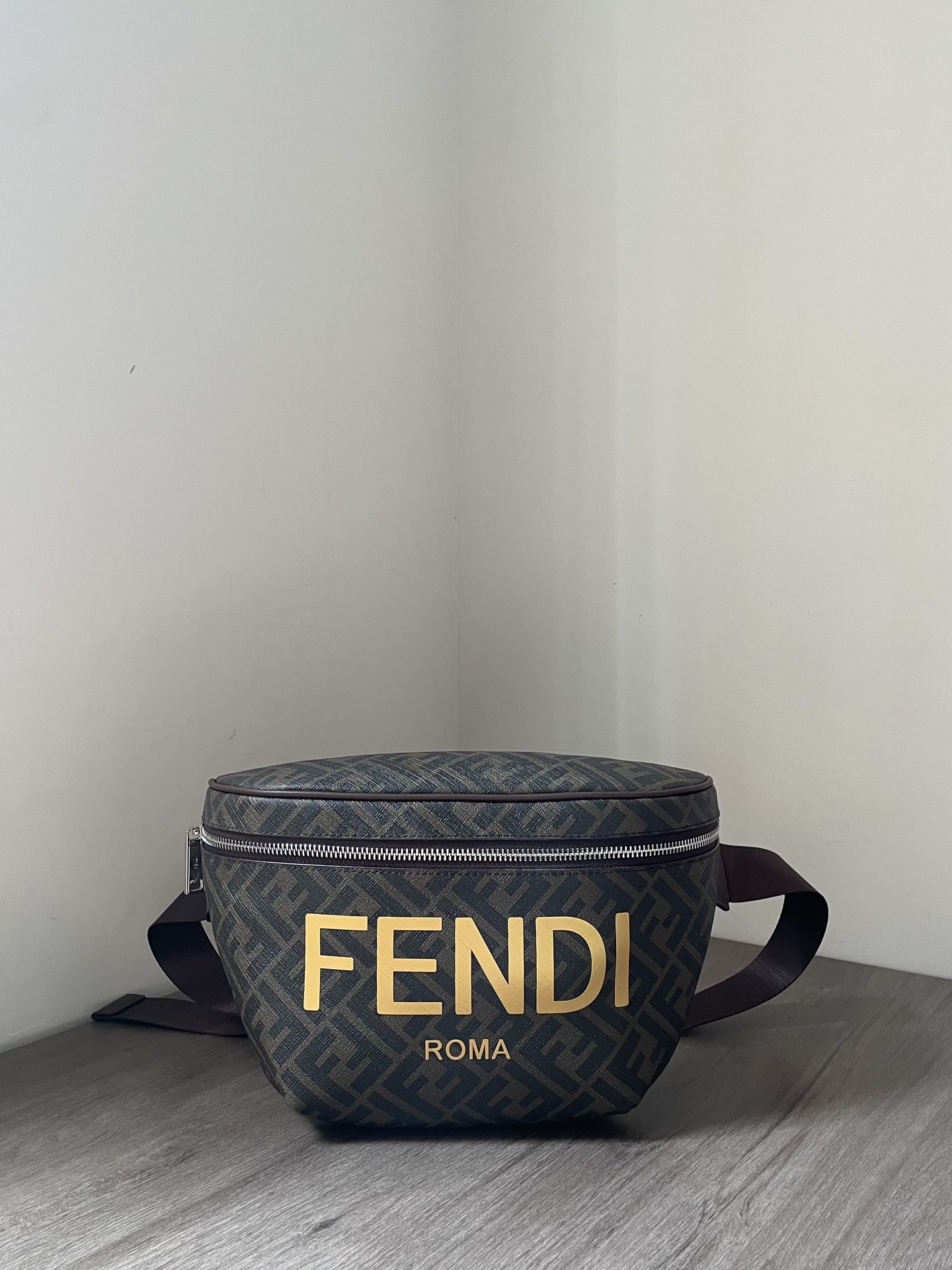 フェンディ メンズ ウエストバッグ ボディバッグ FFパターン ダークブラウン 詳細画像 1