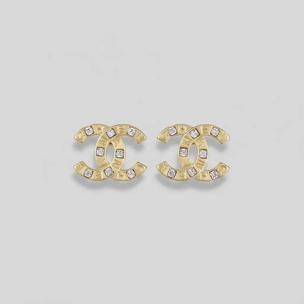 シャネル ダブルC ロゴ ピアス ゴールド