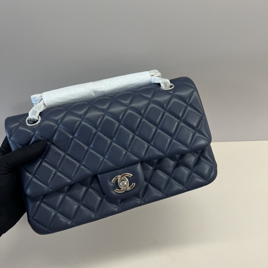 シャネル クラシック 2.55 ダイヤキルティング CF 25cm チェーンフラップ ショルダーバッグ ブルー ラムスキン シルバー金具 詳細画像 3
