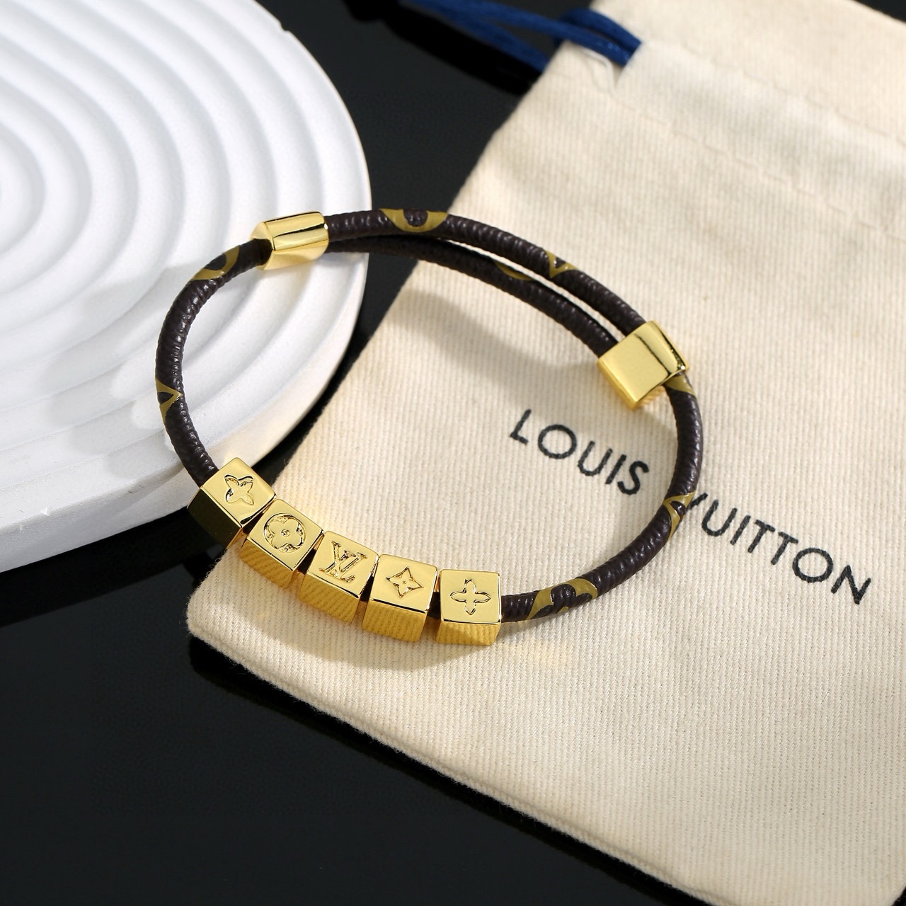 ルイ・ヴィトン LV Circle リバーシブル ブレスレット モノグラムキャンバス ブラウン ゴールド 詳細画像 1