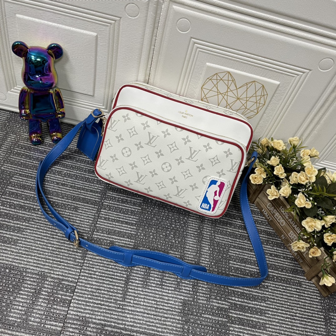 ルイ・ヴィトン NBA Nil メッセンジャーバッグ ホワイト モノグラム 詳細画像 1