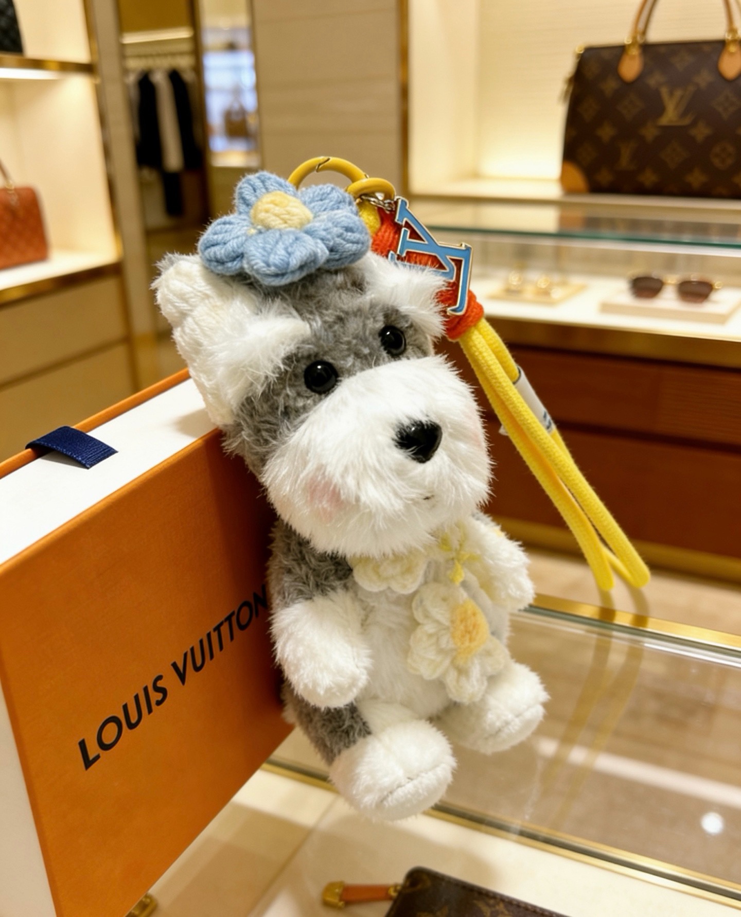 ルイ・ヴィトン ぬいぐるみ シュナウザー バッグチャーム キーホルダー グレー ホワイト 詳細画像 1
