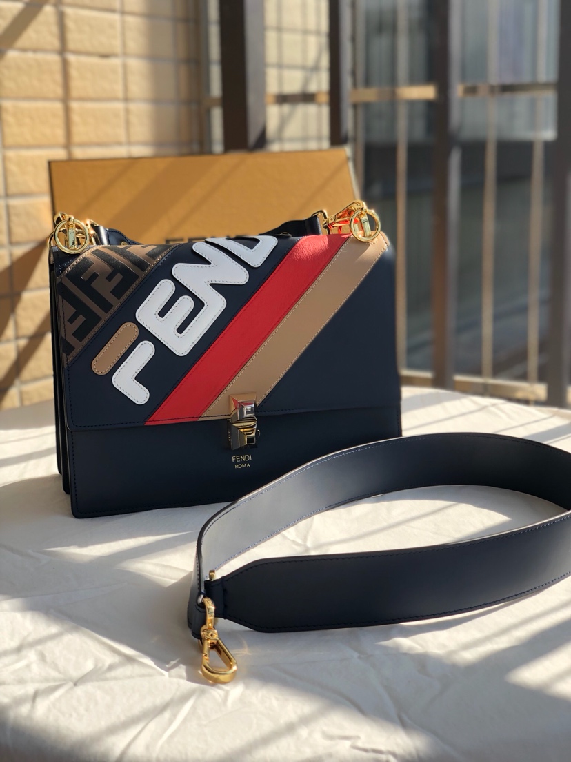 フェンディ FENDI x FILA カーフレザー ショルダーハンドバッグ ネイビー 詳細画像 1