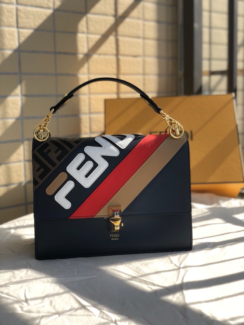 フェンディ FENDI x FILA カーフレザー ショルダーハンドバッグ ネイビー 詳細画像 2