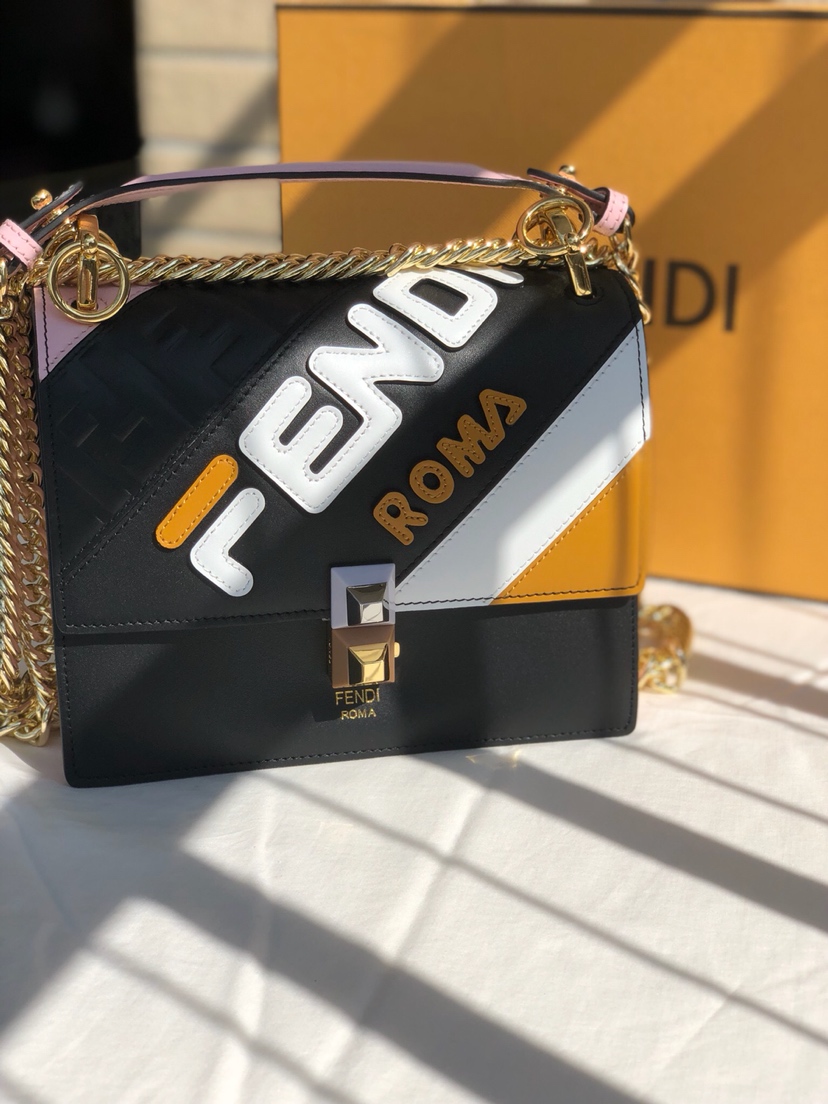 フェンディ FENDI × FILA コラボ カーフスキン ショルダーハンドバッグ ブラック 詳細画像 2