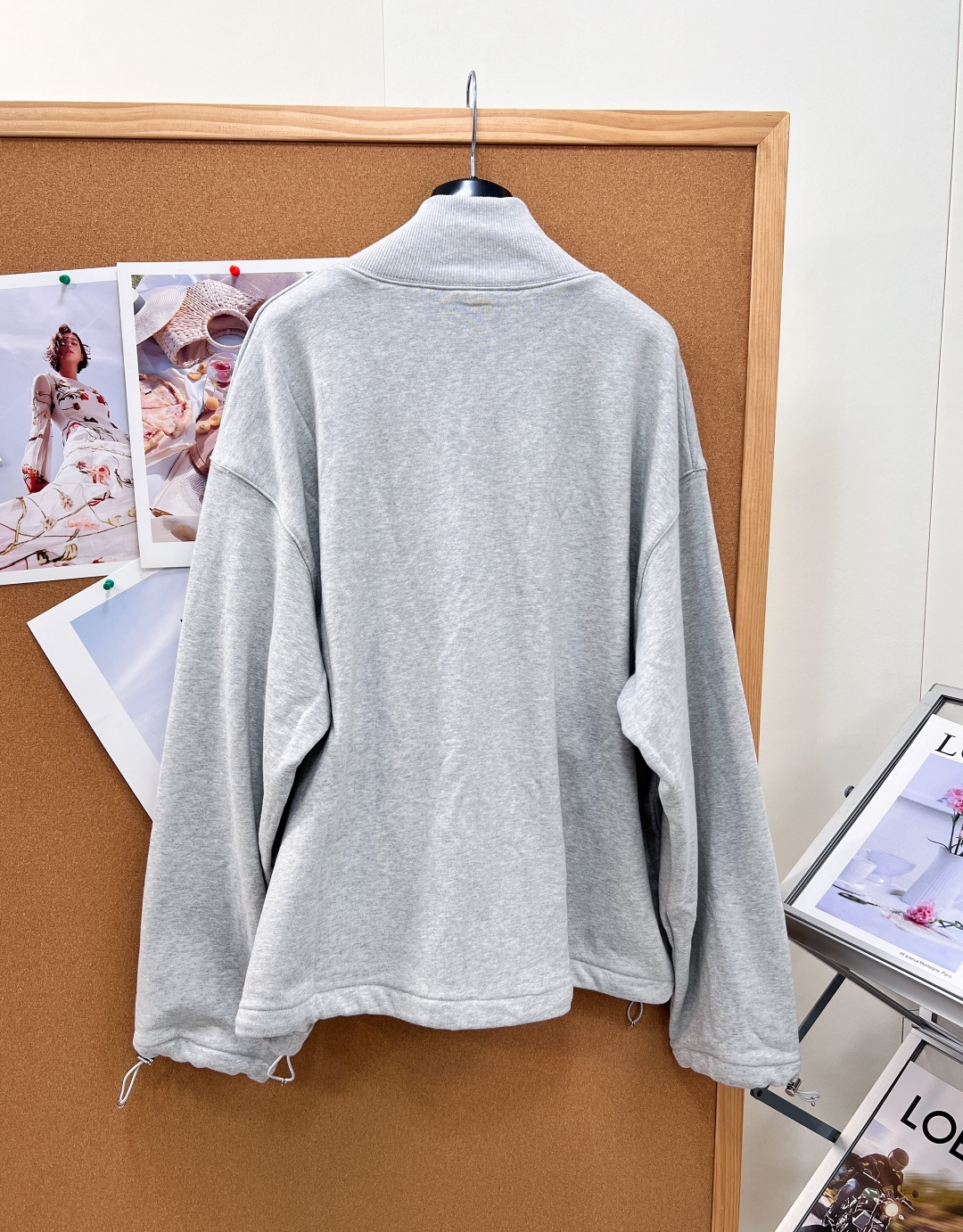 ミュウミュウ 刺繍入りスタンドカラージップアップスウェット グレー 詳細画像 2