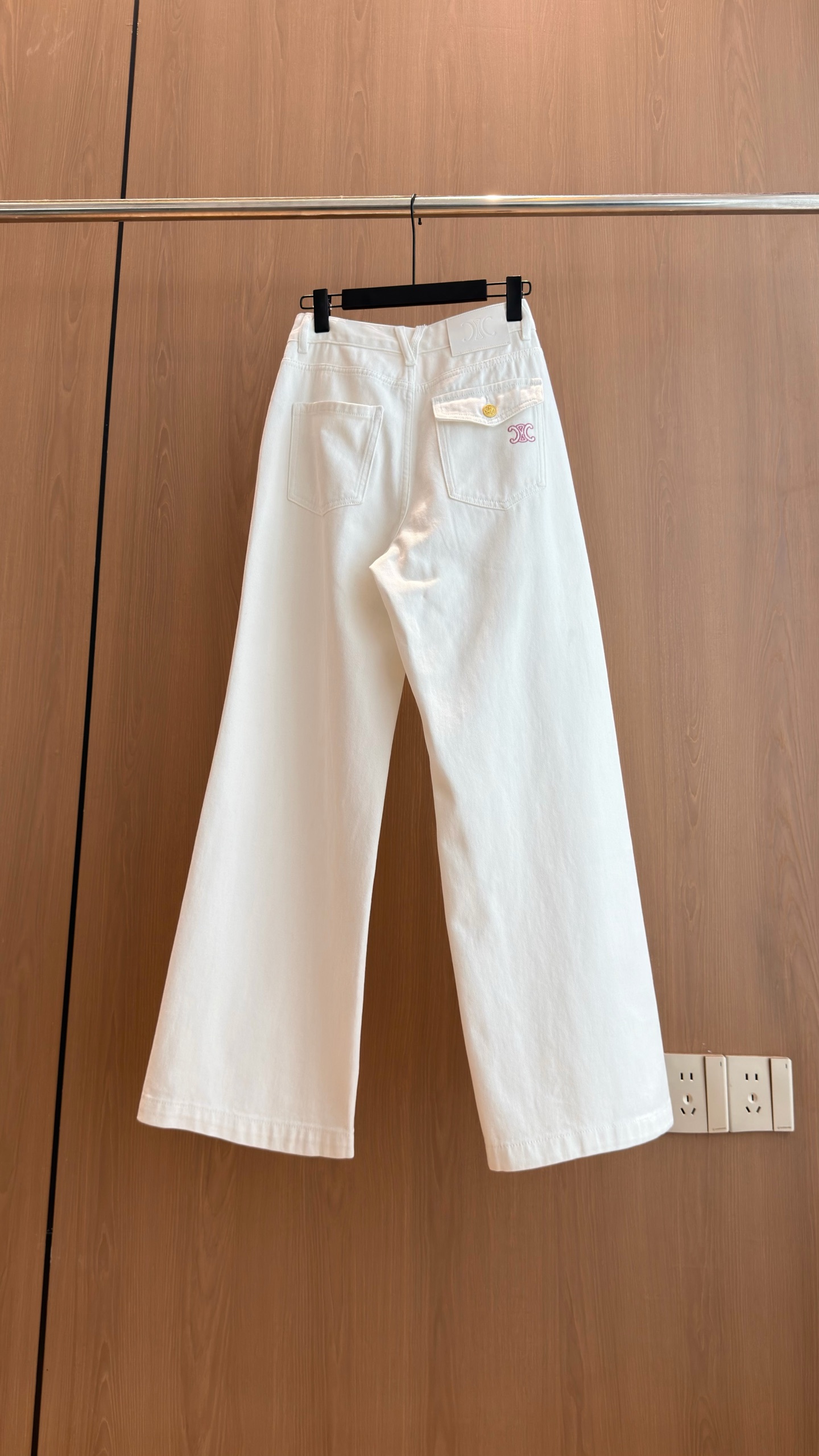 セリーヌ トリオンフ刺繍 ストレートジーンズ ホワイト 詳細画像 2