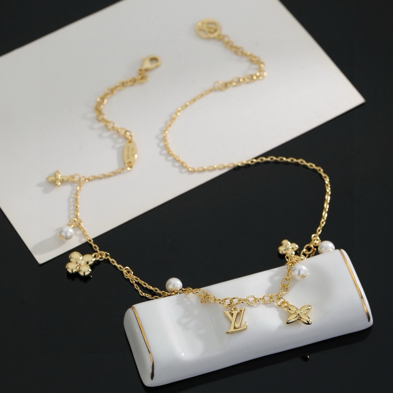 ルイ・ヴィトン LV チャーム ネックレス ゴールド 詳細画像 2