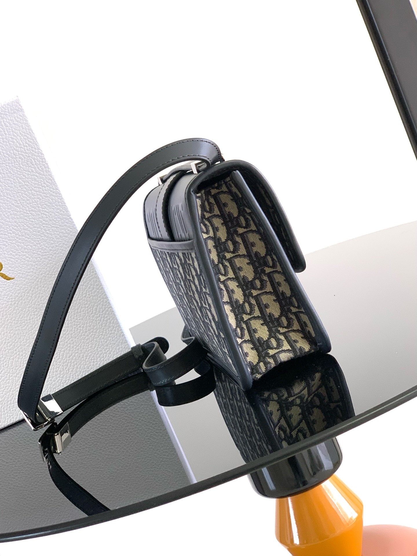 ディオール 30 Montaigne オブリーク レザーフラップ ショルダーバッグ ブルー M9203UTZQ_M928 詳細画像 2