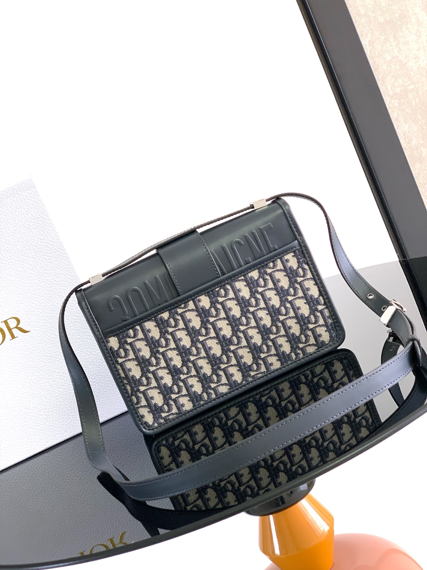 ディオール 30 Montaigne オブリーク レザーフラップ ショルダーバッグ ブルー M9203UTZQ_M928 詳細画像 3