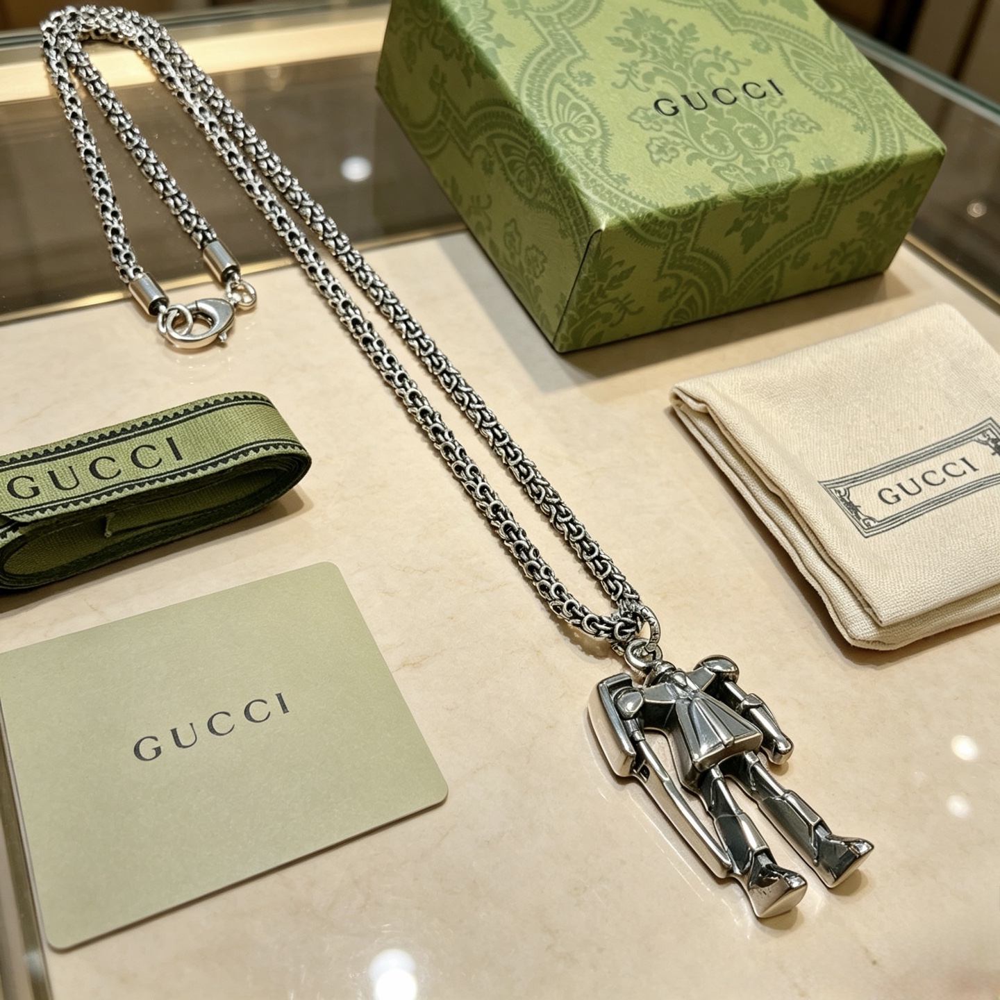グッチ ロボットペンダント チェーンネックレス シルバー 詳細画像 1