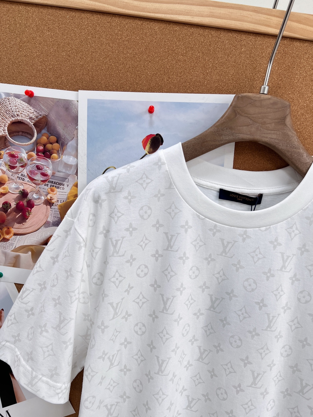 ルイ・ヴィトン 蛍光 モノグラム Tシャツ ホワイト 詳細画像 3