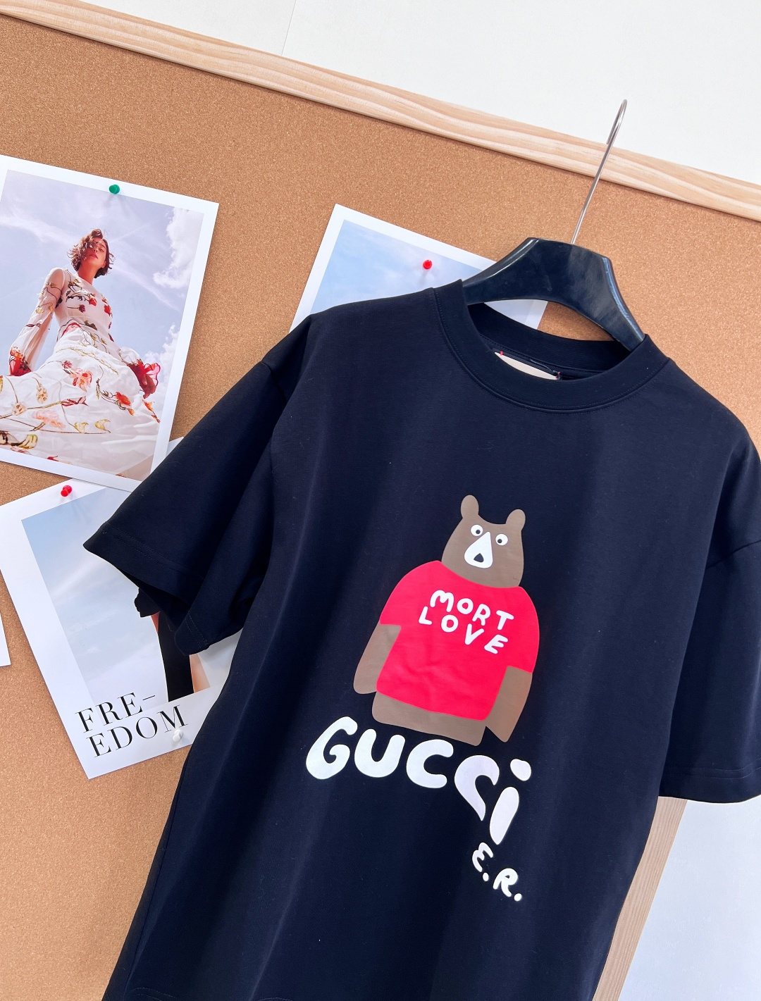 グッチ カートゥーン楽器プリント 半袖Tシャツ ブラック G657220 詳細画像 3