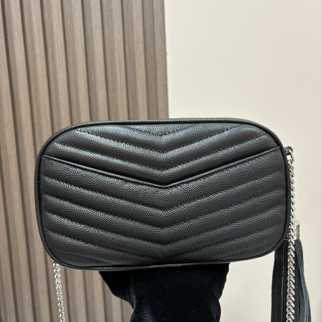 サンローラン ルー ミニバッグ ブラック グレインレザー シェブロンキルト シルバー金具 タッセル チェーンショルダー 585040 詳細画像 2