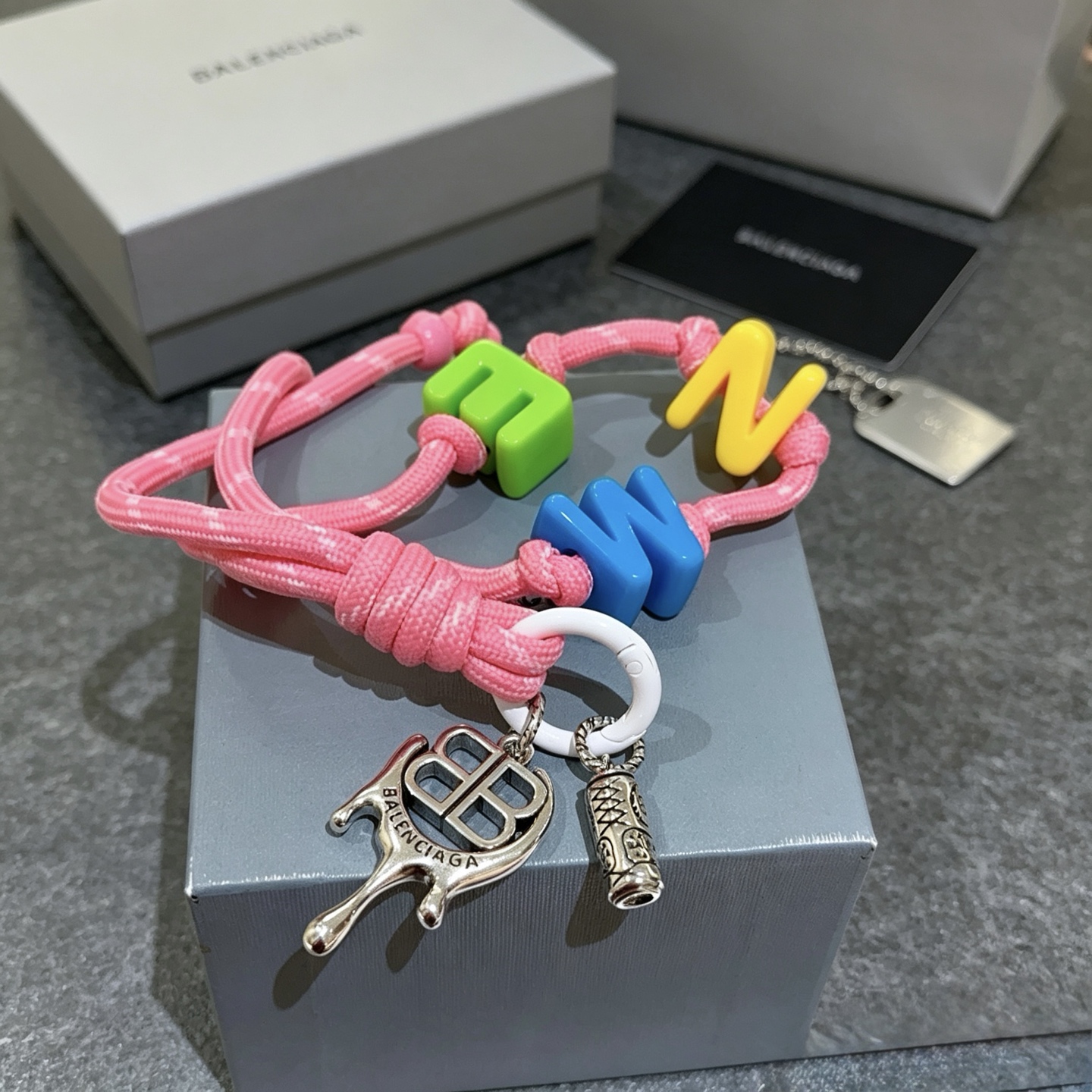 バレンシアガ バッグチャーム キーホルダー ピンク マルチカラー 詳細画像 2