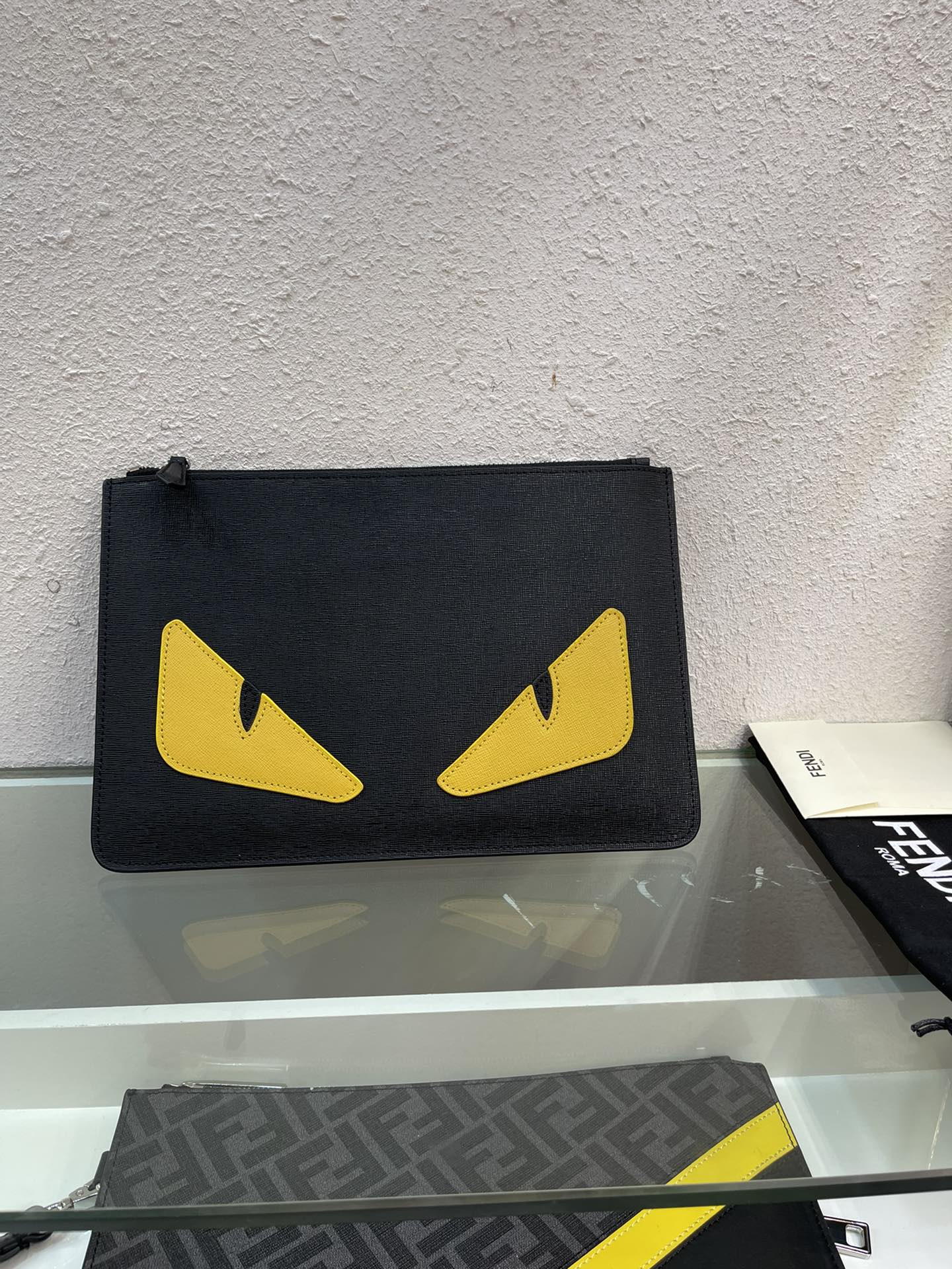 フェンディ メンズ クラッチバッグ ブラック 詳細画像 1