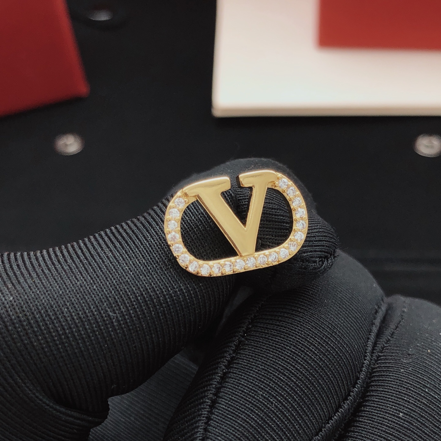 ヴァレンティノ ミニ VV 光沢 ラインストーン ピアス VED0139 詳細画像 2