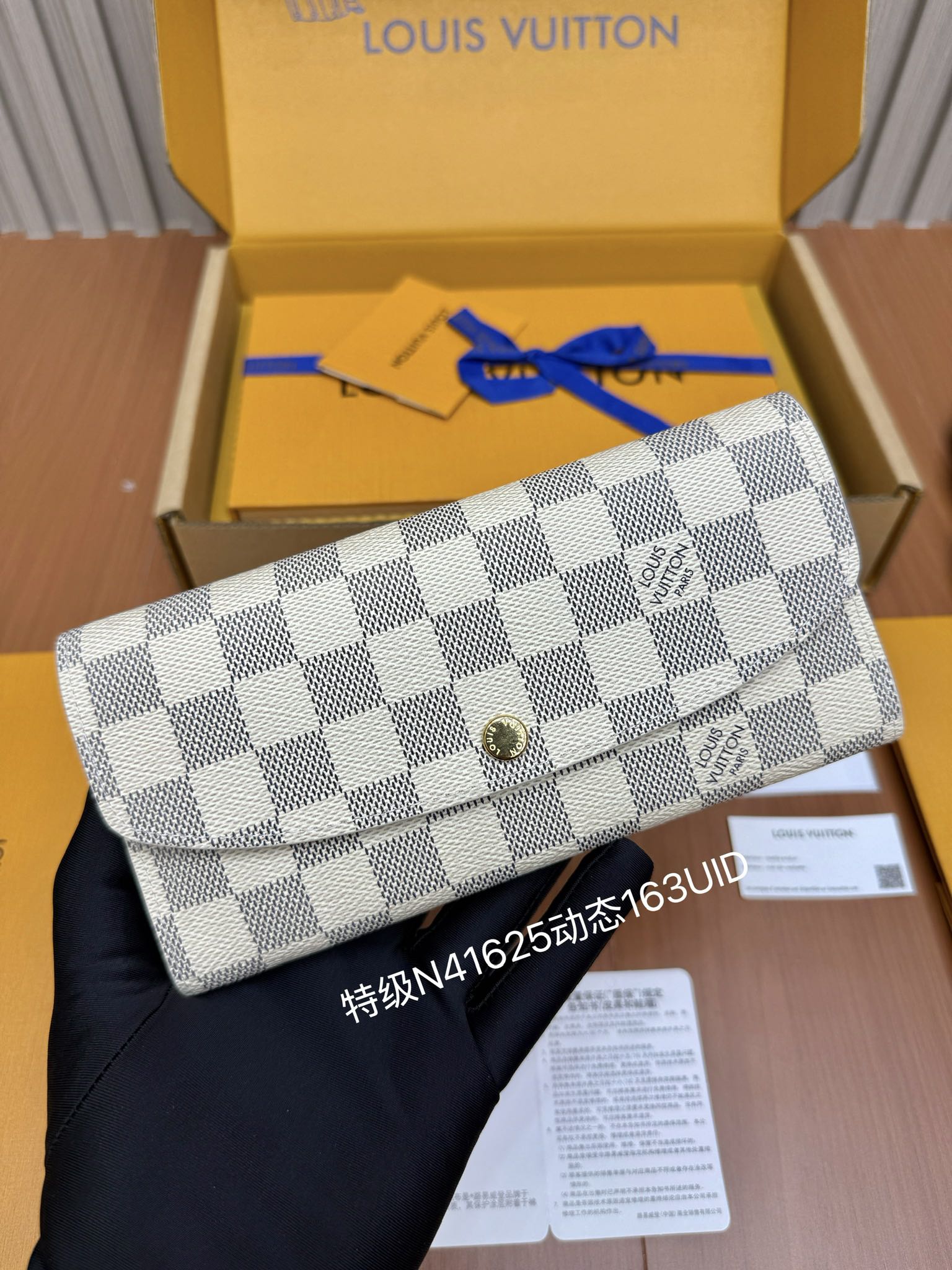 レディース 二つ折り エンベロープ長財布 ホワイトチェック 詳細画像 2