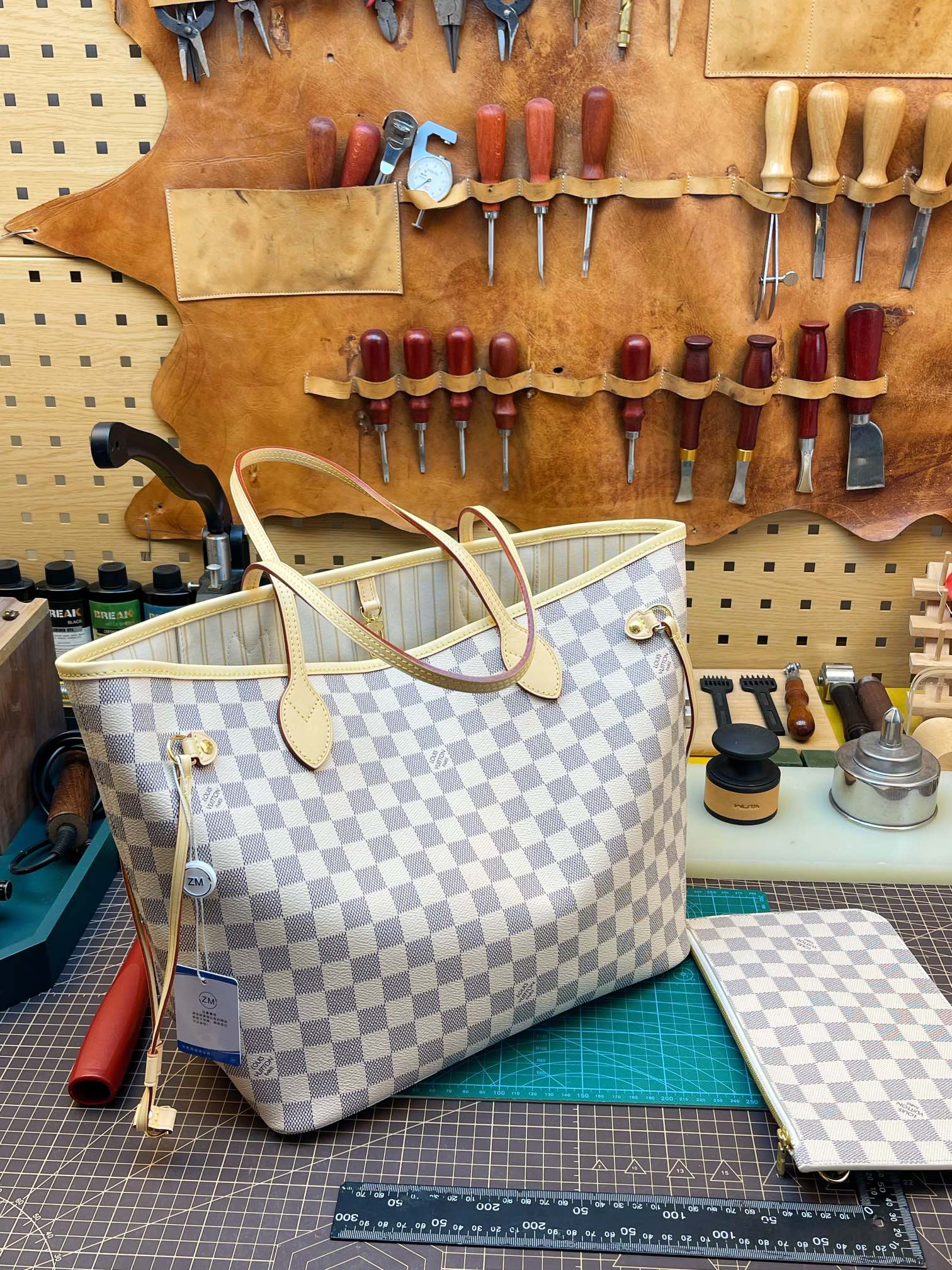 ルイ・ヴィトン Neverfull MM トートバッグ モノグラム ホワイトチェッカー 詳細画像 1