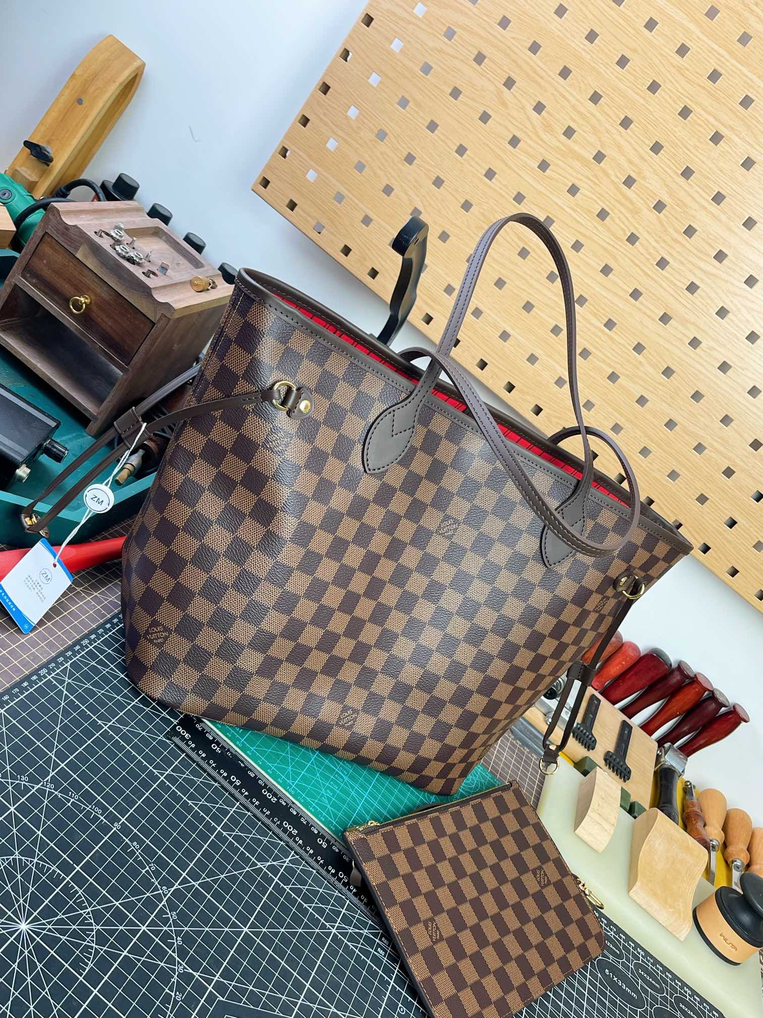 ルイ・ヴィトン Neverfull MM トートバッグ ダミエ ブラウン M40599 詳細画像 3