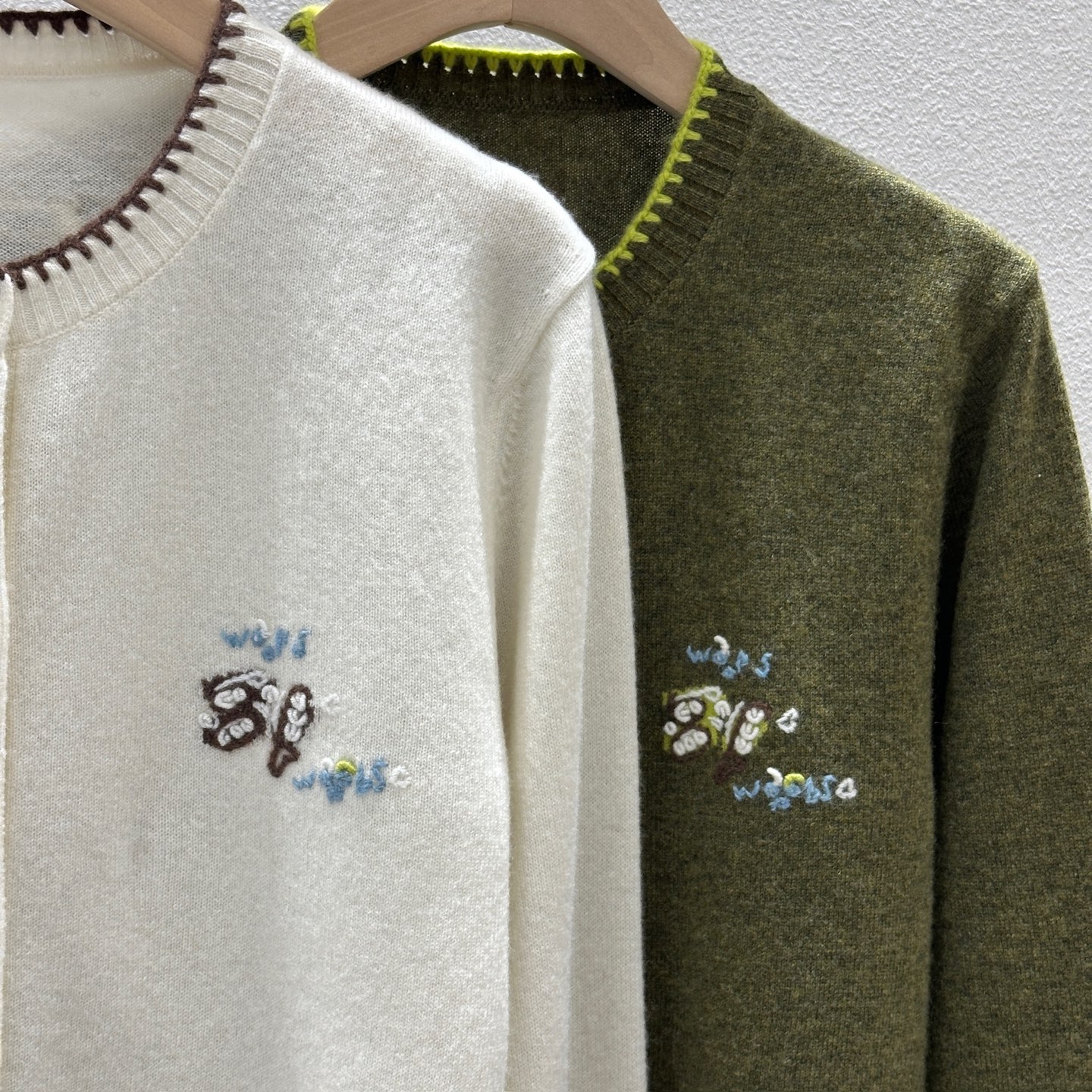 配色ハンドクロシェ縁取り 刺繍カシミヤカーディガン グリーン ホワイト 詳細画像 3