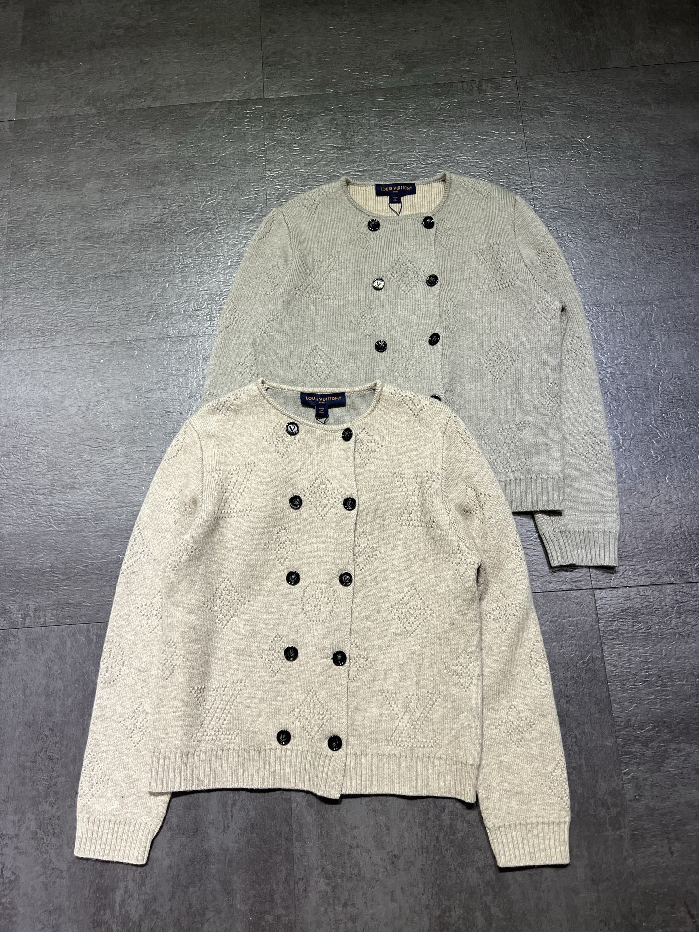 ルイ・ヴィトン ダブルブレスト 透かし編みニットカーディガン ウール カシミヤ混 詳細画像 1