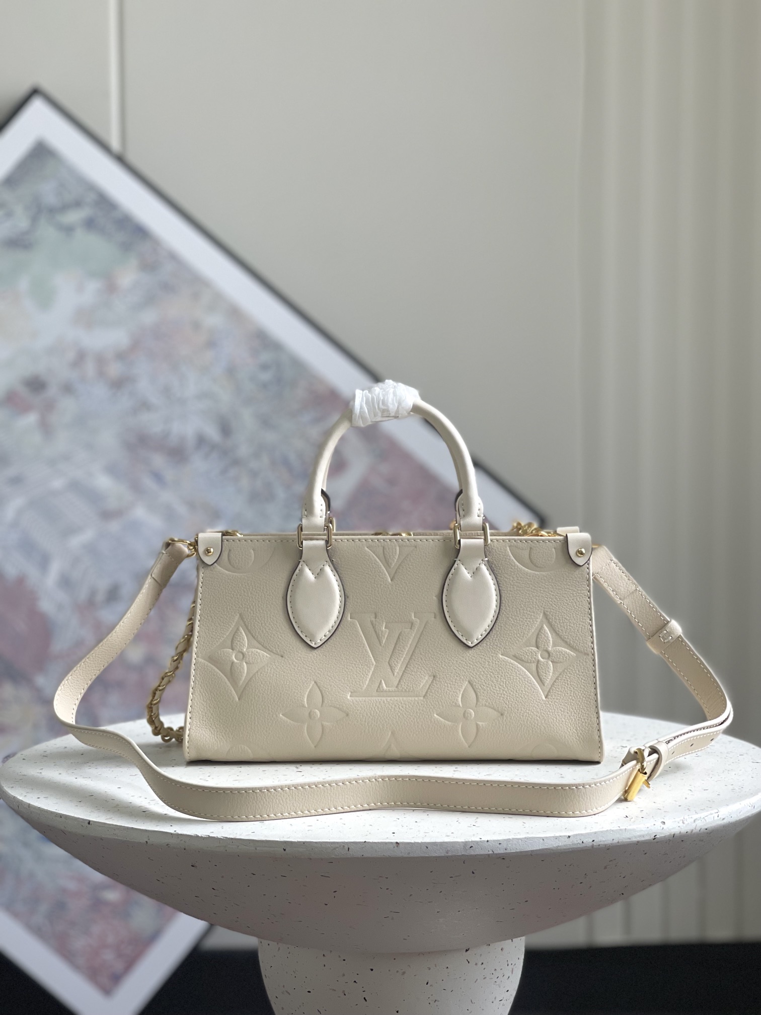 ルイヴィトン OnTheGo East West モノグラム・アンプラント レザー チェーンショルダートートバッグ ホワイト M23698 詳細画像 2