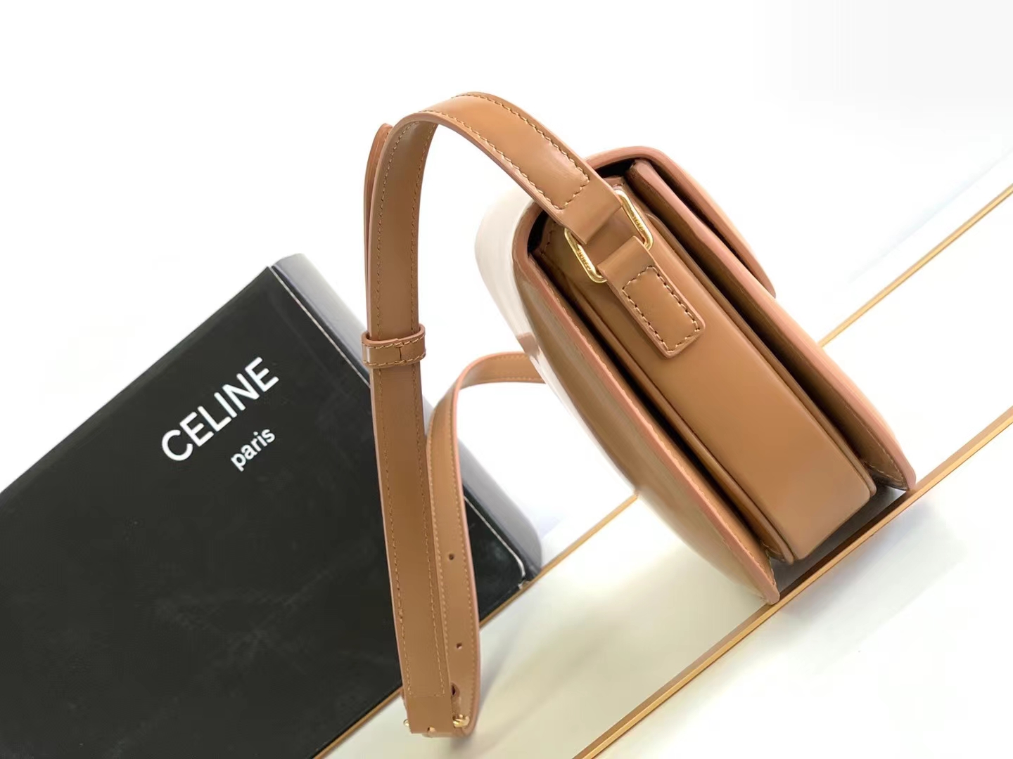 セリーヌ ティーン ベサス トリオンフ ショルダーバッグ キャメル 詳細画像 2