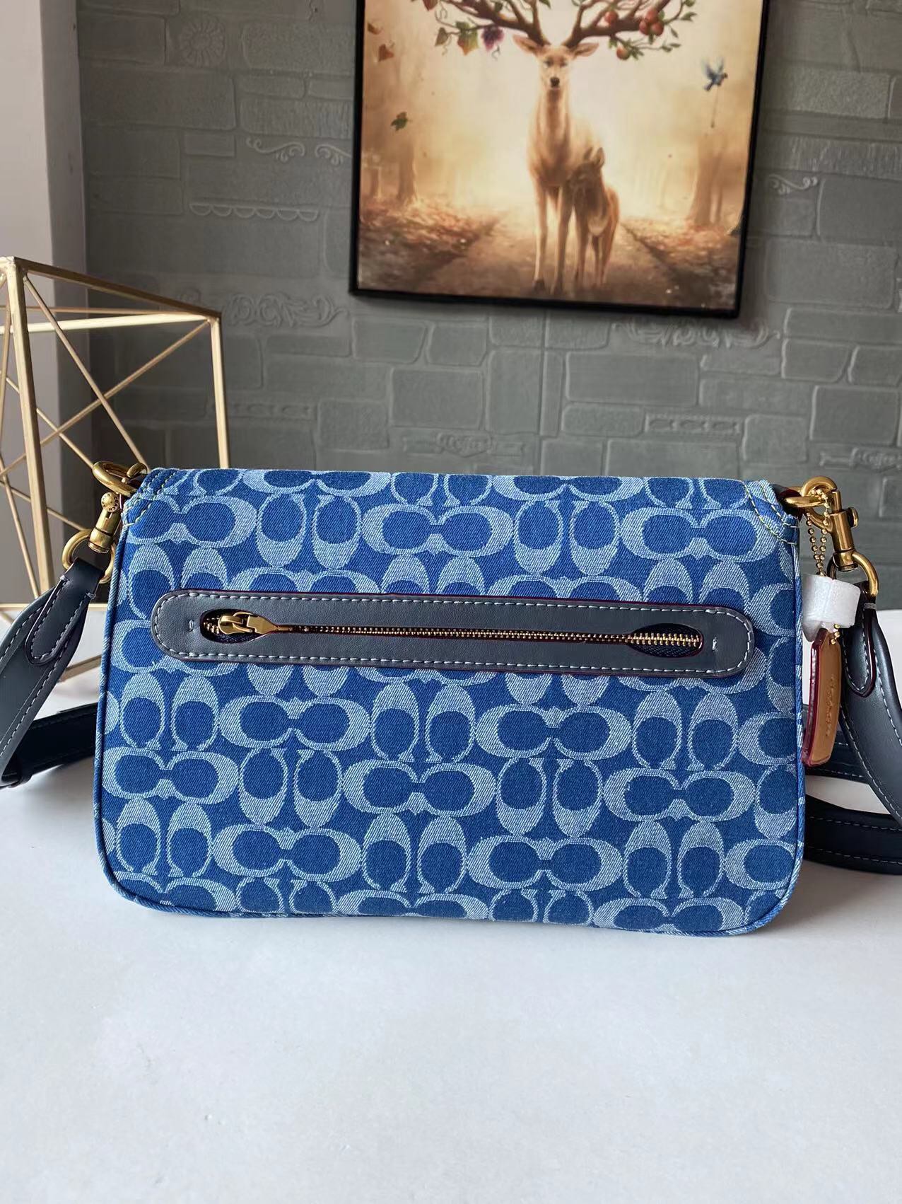 コーチ Pillow Madison デニム ショルダーバッグ デニムブルー CA105 詳細画像 2
