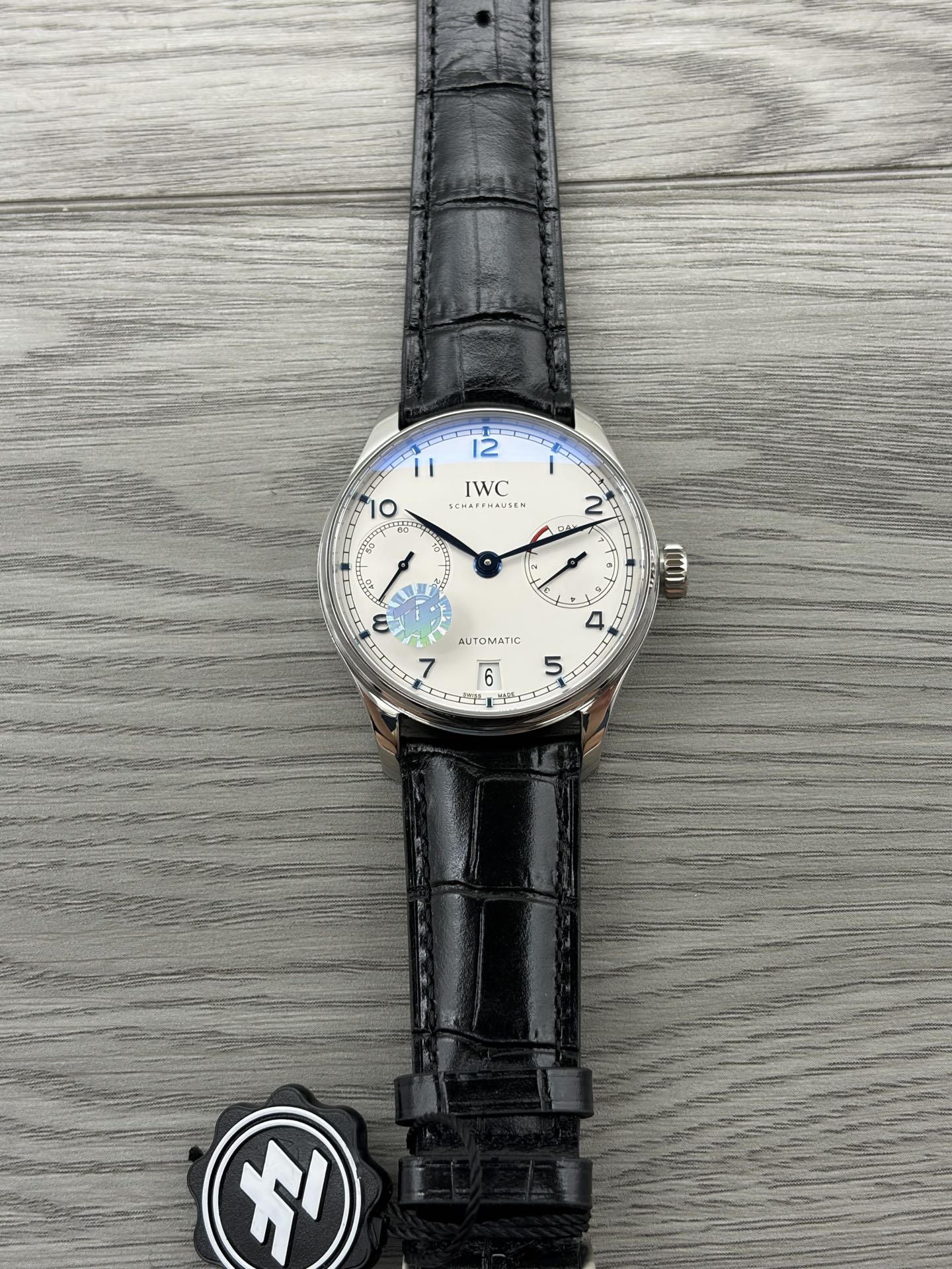 IWC ポルトギーゼ 7デイズ パワーリザーブ 自動巻き腕時計 シルバー ホワイト文字盤 ブラックレザー IW500713 詳細画像 2