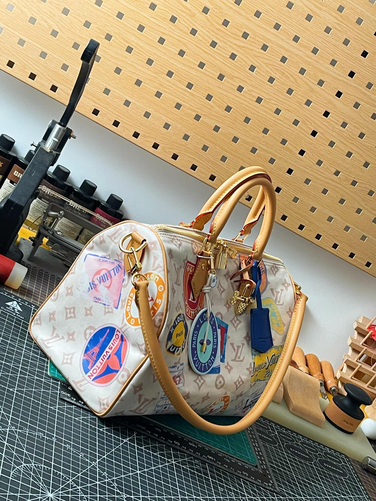 ルイ・ヴィトン Speedy Soft 30 モノグラム デューン デニム ハンドバッグ ホワイト 詳細画像 2