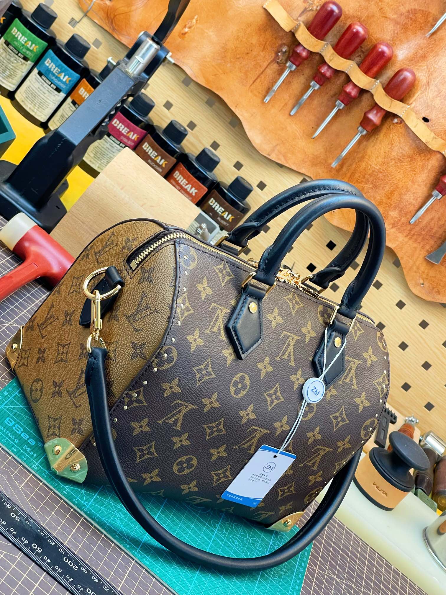 ルイ・ヴィトン Speedy 25 トランク モノグラム ハンドバッグ 詳細画像 2