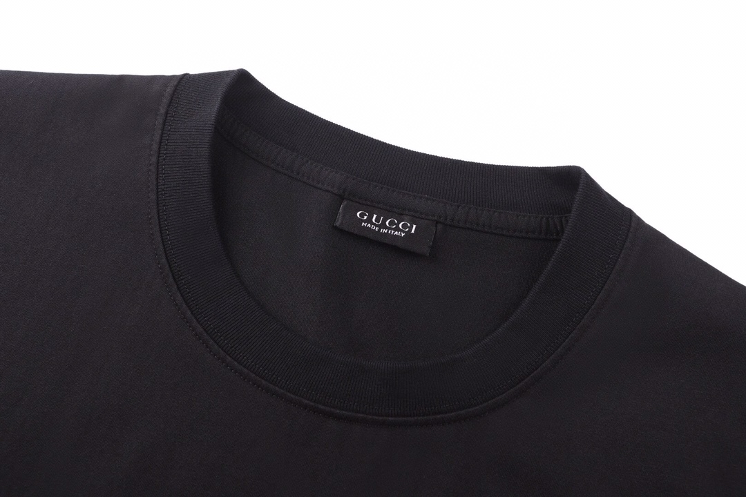 グッチ カットアウト エンブレム 半袖Tシャツ ブラック 詳細画像 3