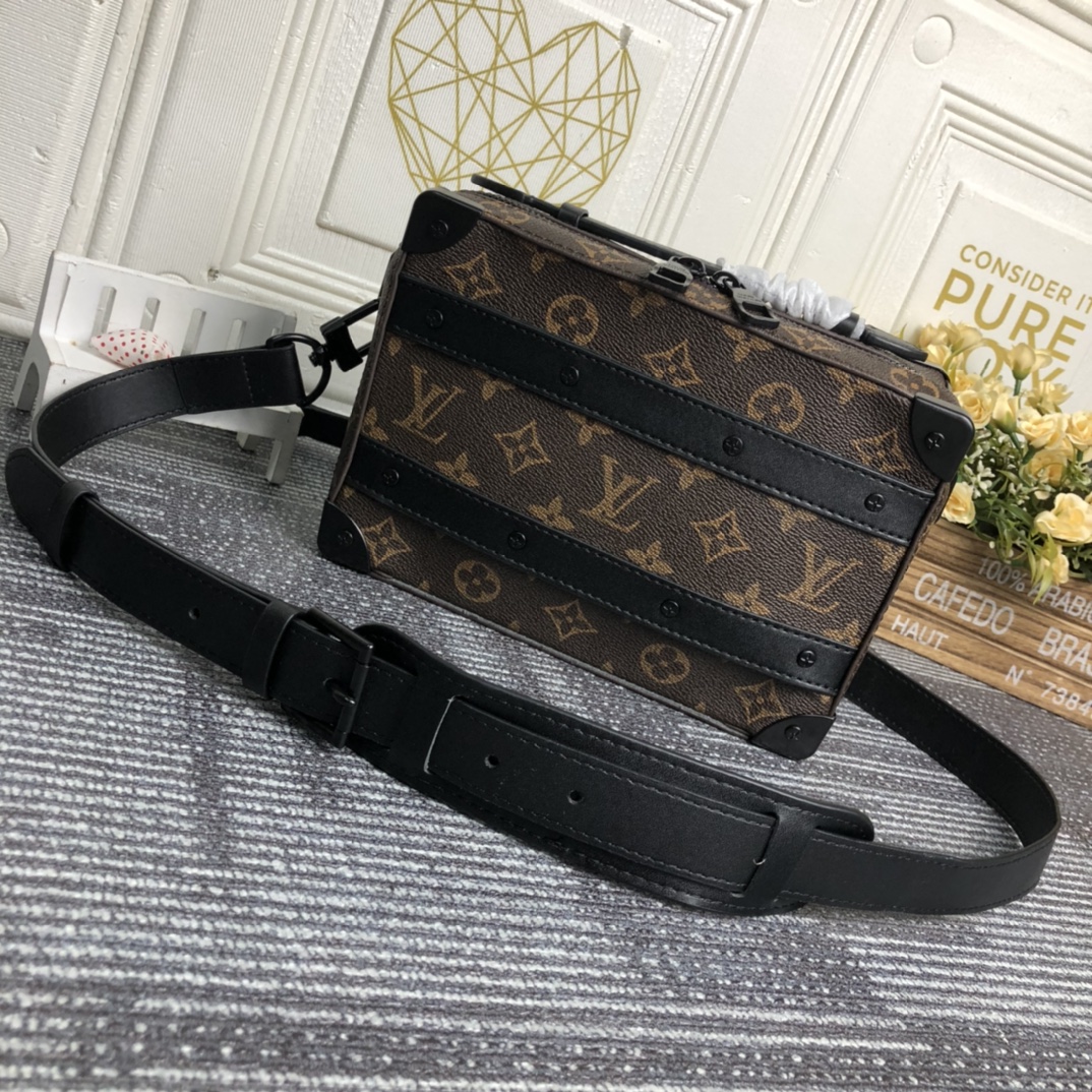 ルイ・ヴィトン Handle Soft Trunk モノグラム・マカサー キャンバス ブラウン ブラックレザーストラップ ショルダーバッグ 詳細画像 1