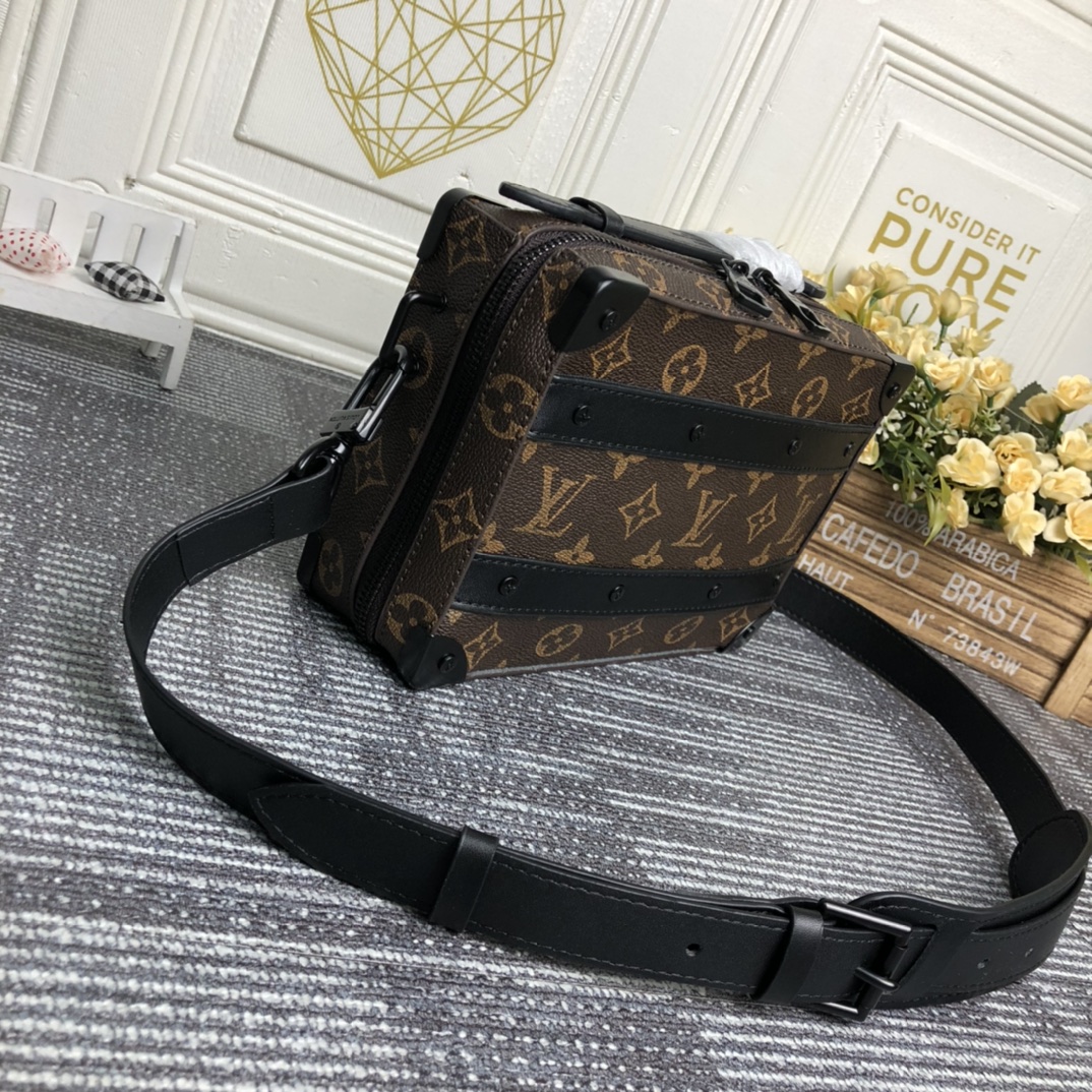 ルイ・ヴィトン Handle Soft Trunk モノグラム・マカサー キャンバス ブラウン ブラックレザーストラップ ショルダーバッグ 詳細画像 3