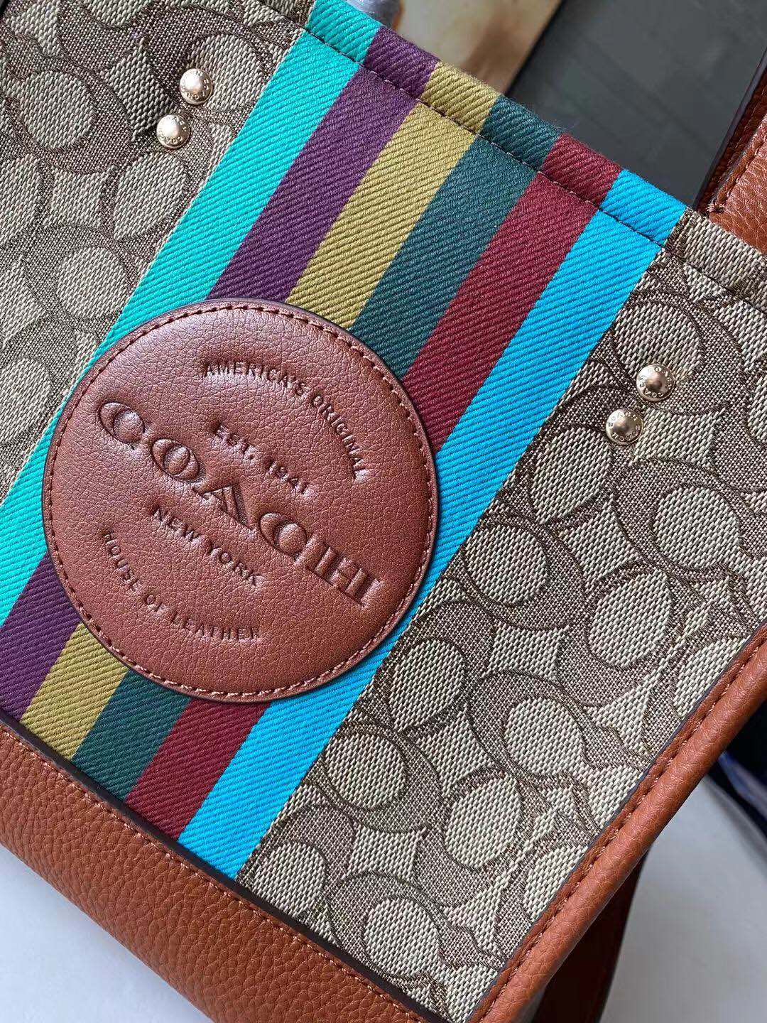 コーチ Field Tote 22 ストライプキャンバス 詳細画像 3