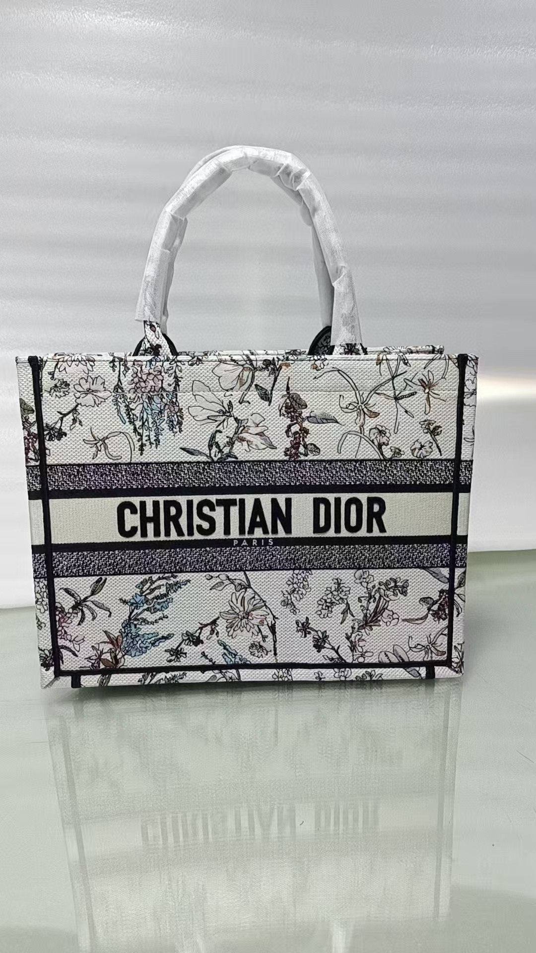 ディオール Book Tote ミディアム Pivoine 刺繍 キャンバス トートバッグ ホワイト マルチカラー 詳細画像 1