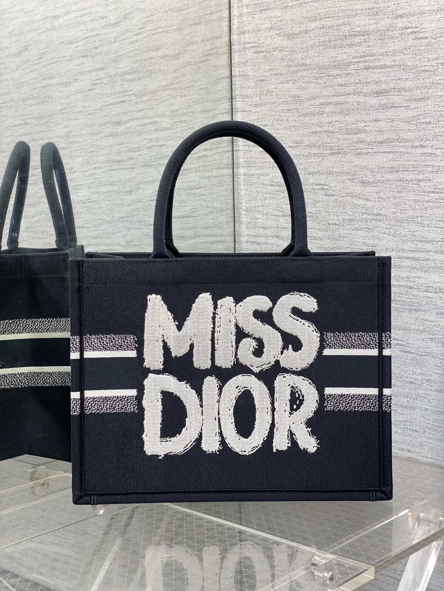 ディオール Miss Dior 刺繍 キャンバス トートバッグ ブラック 詳細画像 1