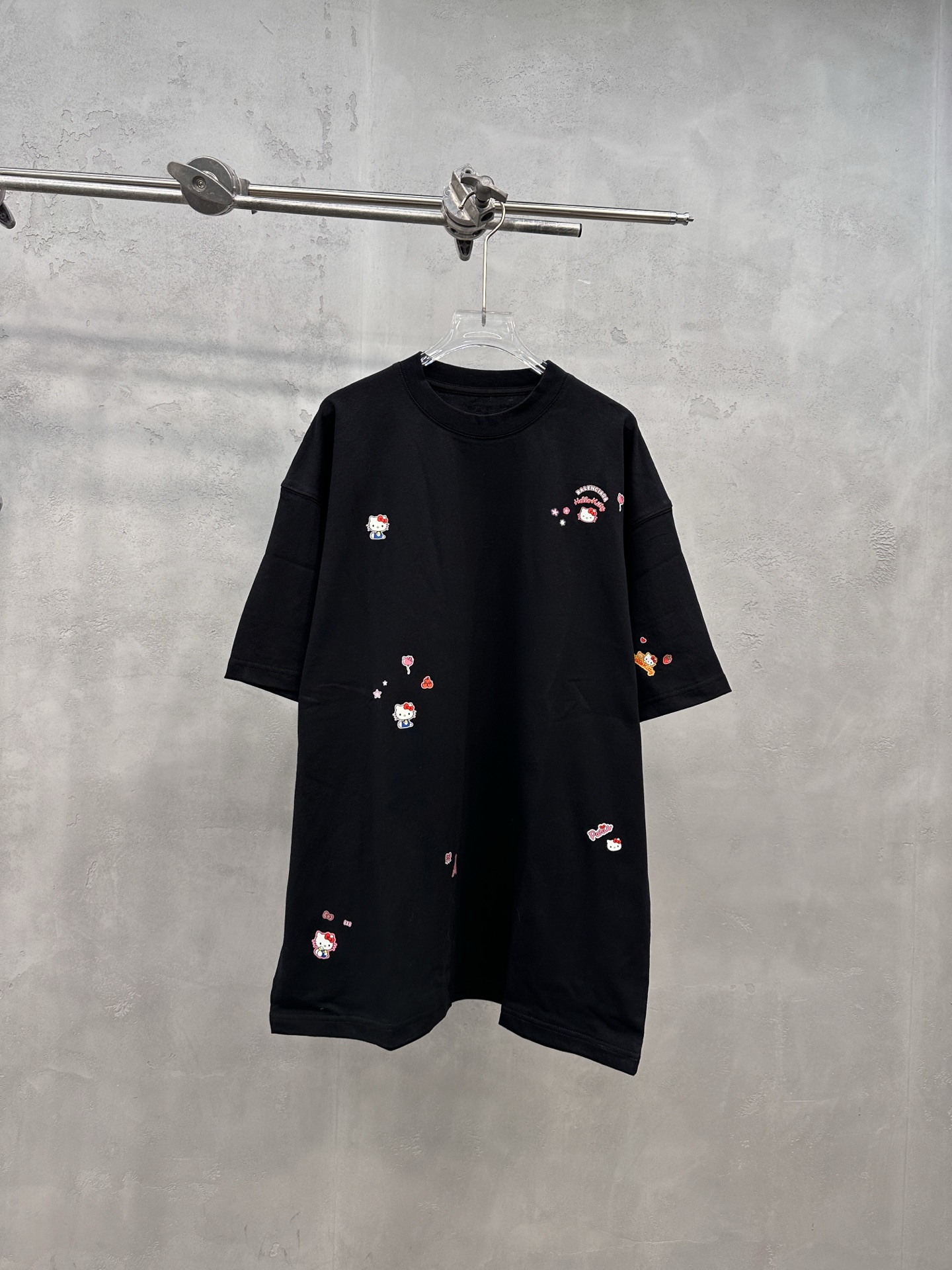 バレンシアガ ハローキティ 半袖Tシャツ ブラック 詳細画像 1