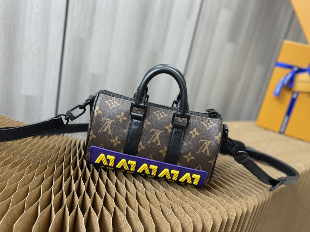 ルイ・ヴィトン Keepall XS モノグラム ラバー ハンドバッグ 詳細画像 3