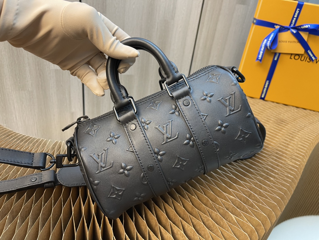 ルイ・ヴィトン Keepall XS モノグラム・シール レザーハンドバッグ ブラック 詳細画像 2