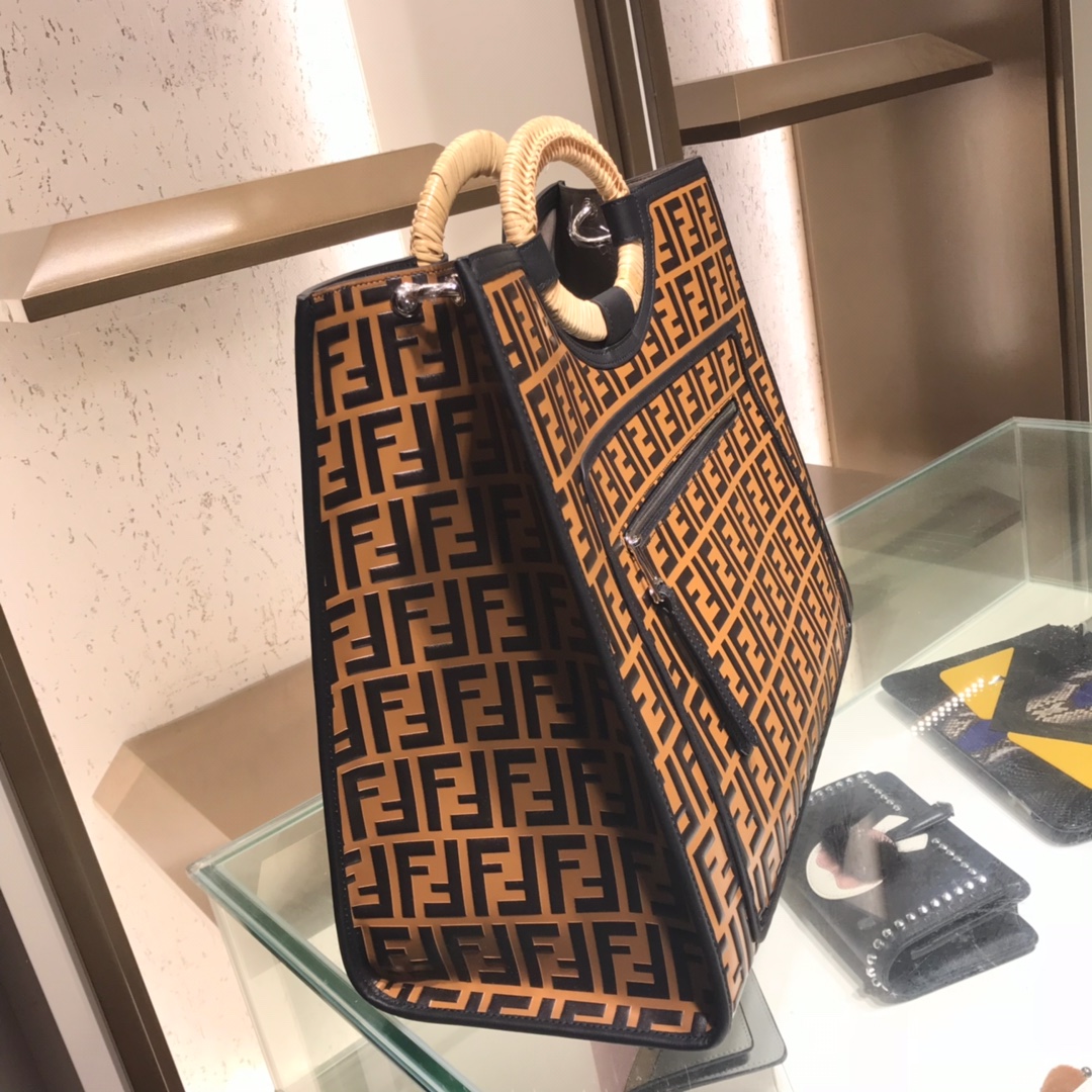 フェンディ Runaway Shopping バッグ タバコ 詳細画像 3
